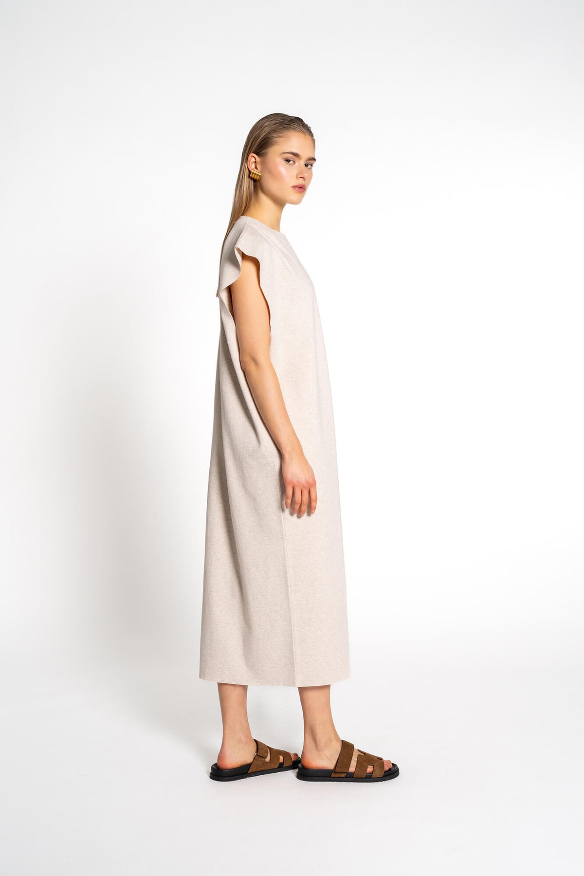 Aermelloses Kleid in beige melange by VIVAL.STUDIO