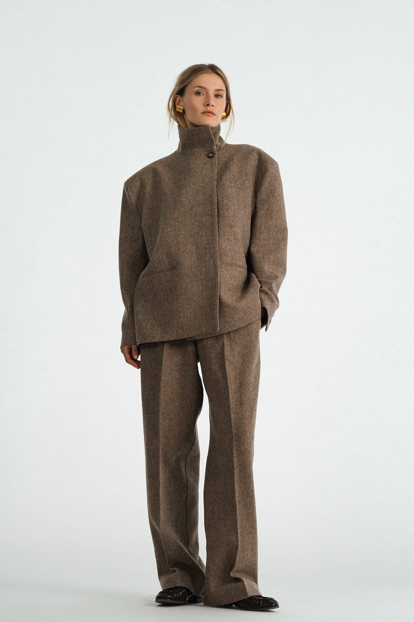 Blazer Alba in Braun Multi von vorne by VIVAL.STUDIO