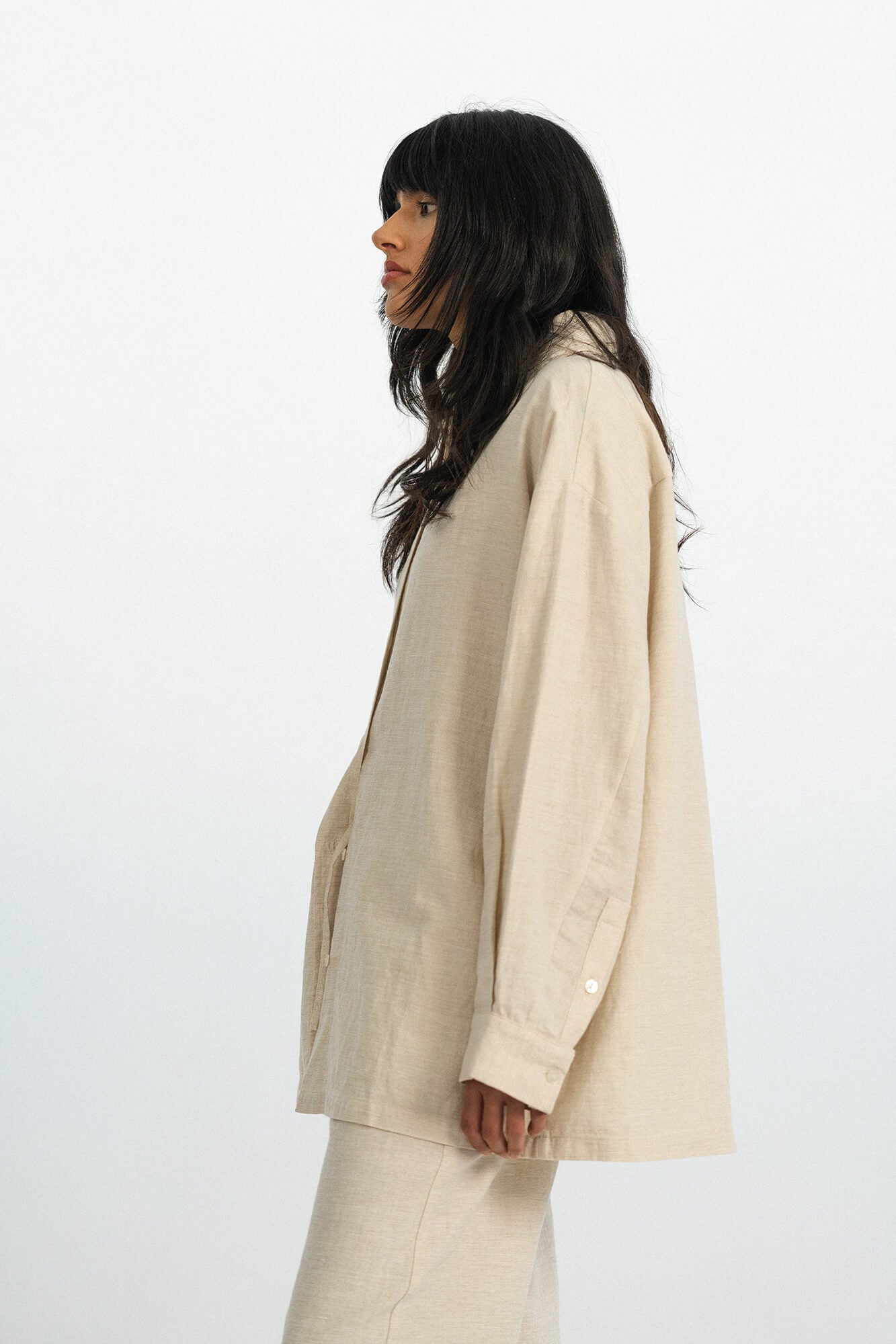 Bluse Linn in Oatmeal seitlich by VIVAL.STUDIO