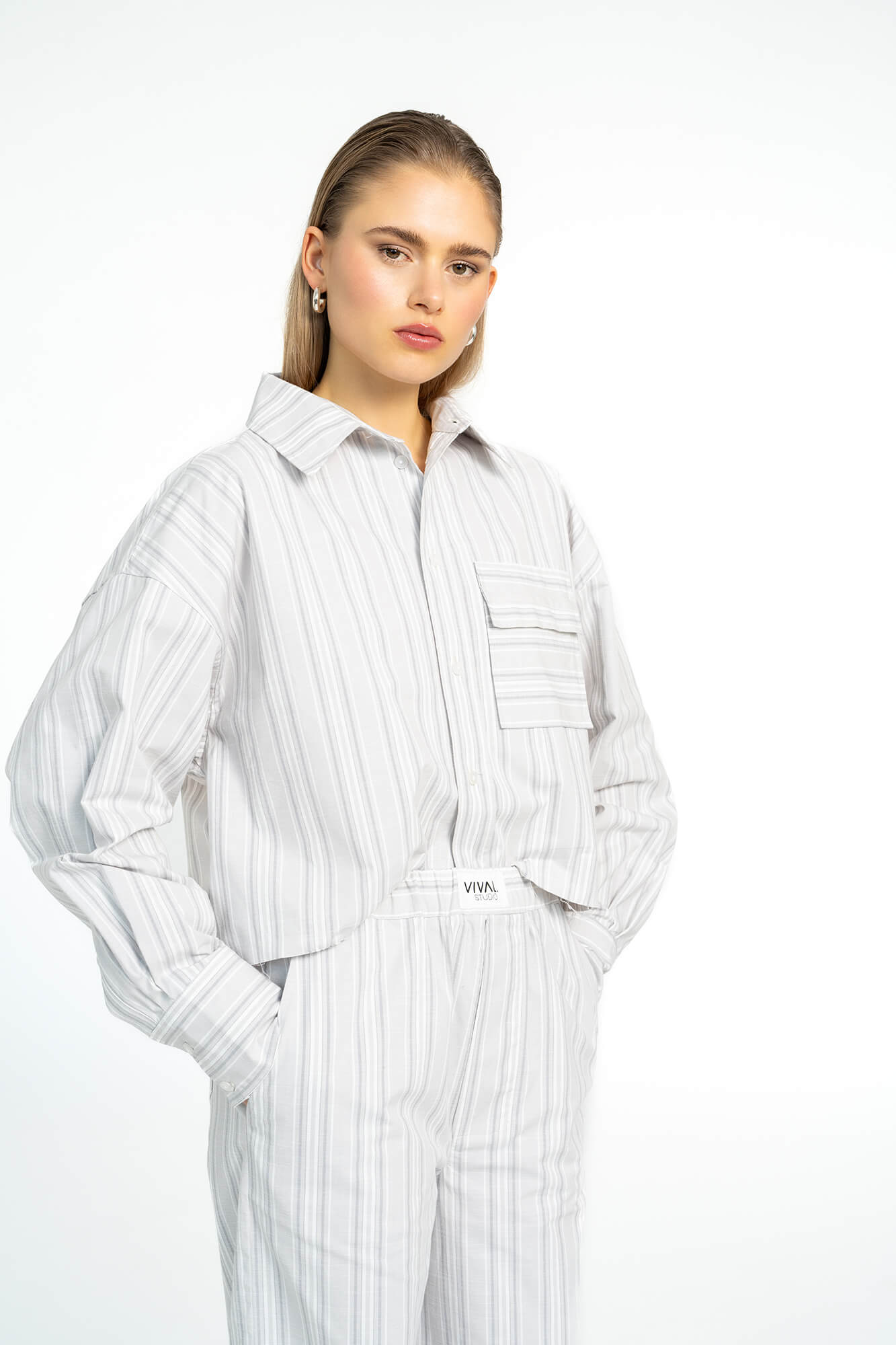 Bluse Nola in Grau by VIVAL.STUDIO