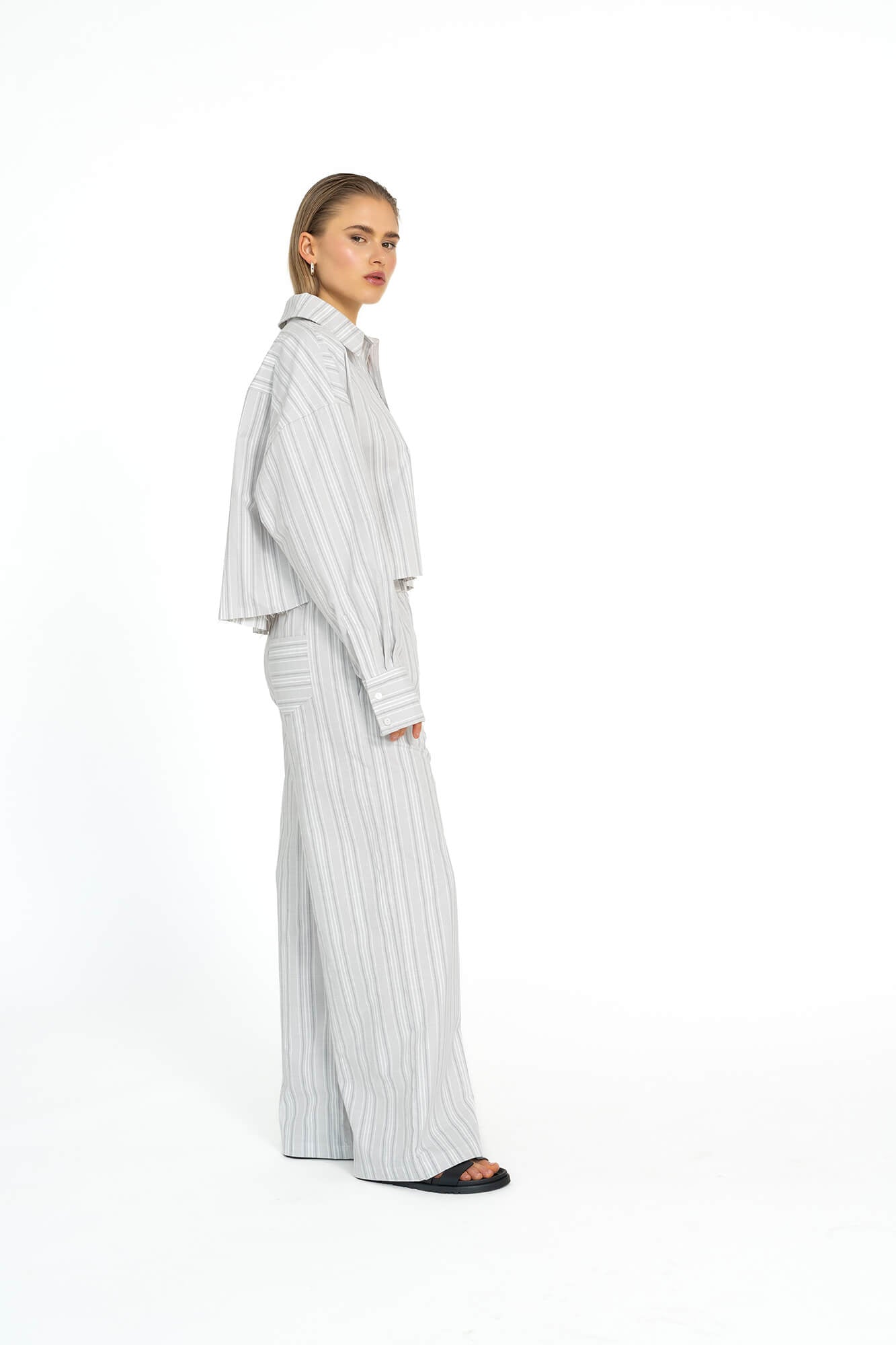 Bluse Nola in Grau by VIVAL.STUDIO