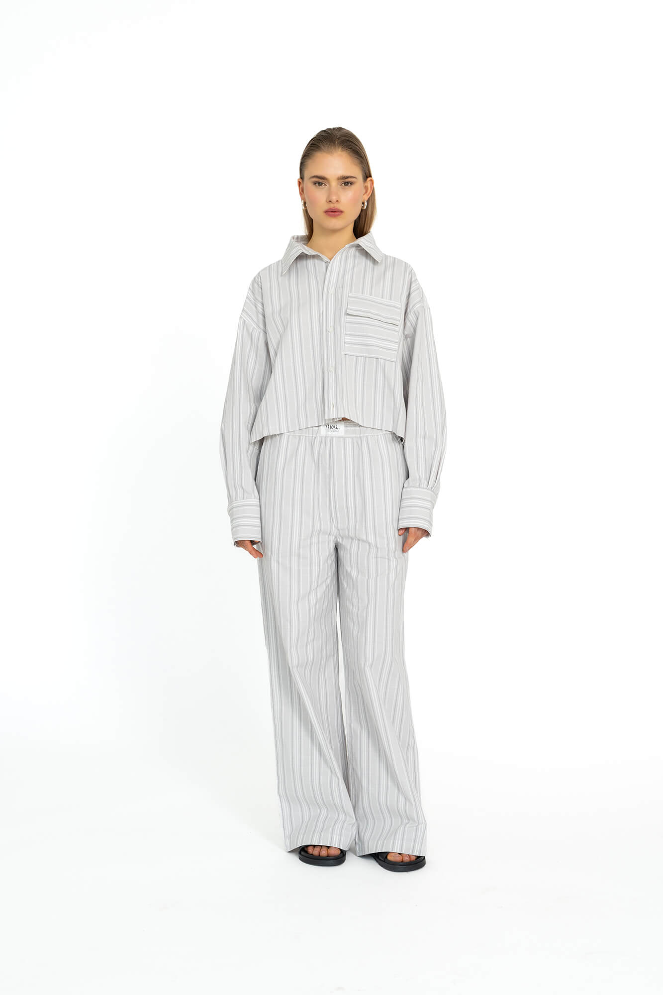 Bluse Nola in Grau by VIVAL.STUDIO