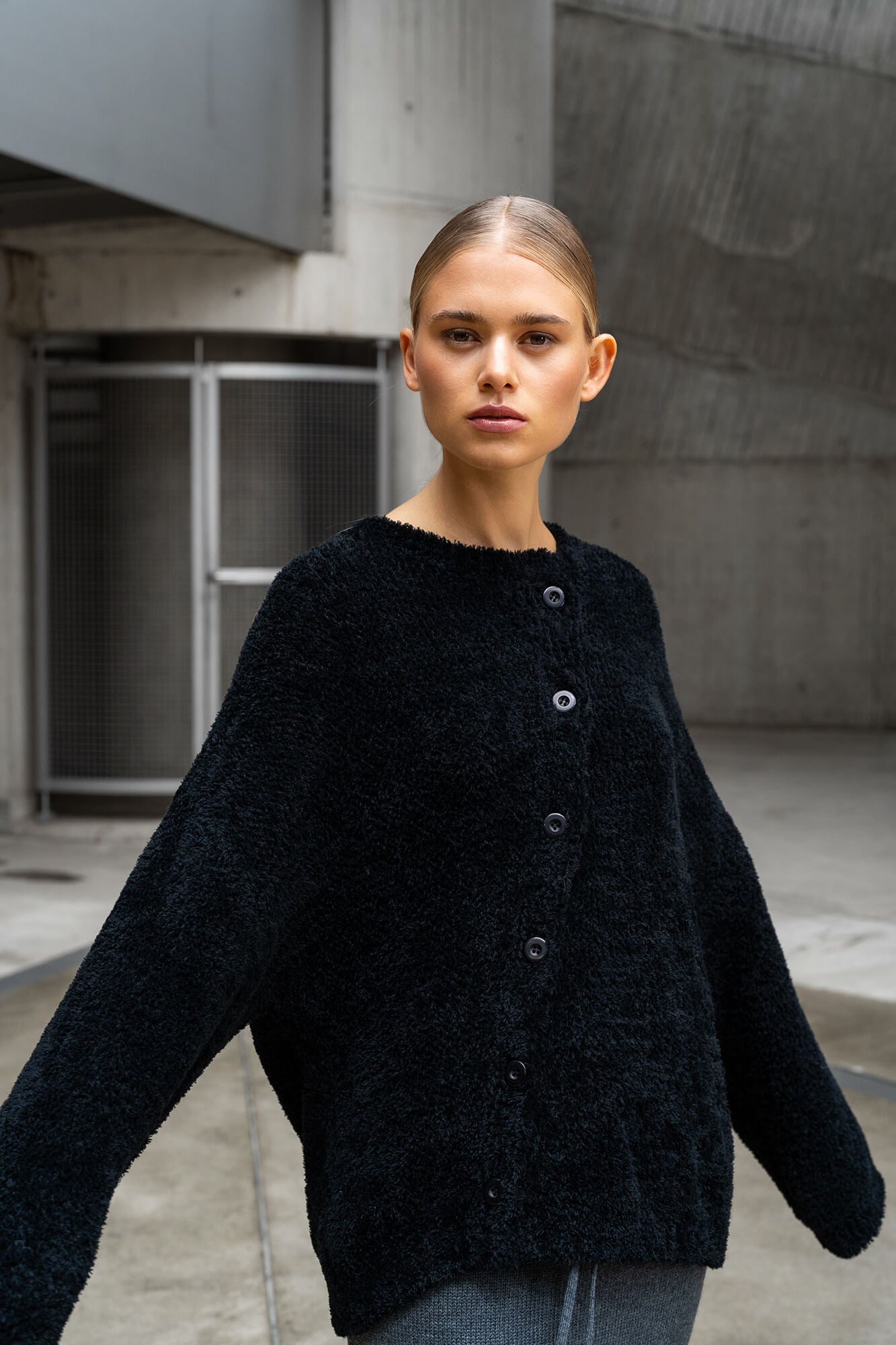 Cardigan Michi in schwarz by VIVAL.STUDIO