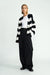 Cardigan Nad in schwarz weiss von vorne by VIVAL.STUDIO