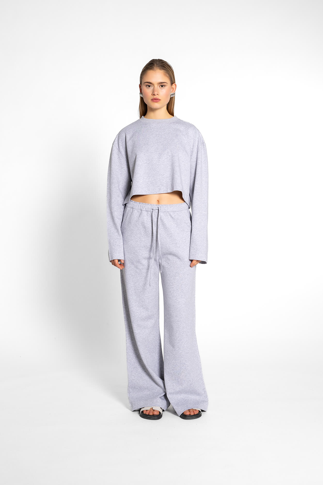 Cropped Langarmshirt Sue in Hellgrau-Melange by VIVAL.STUDIO