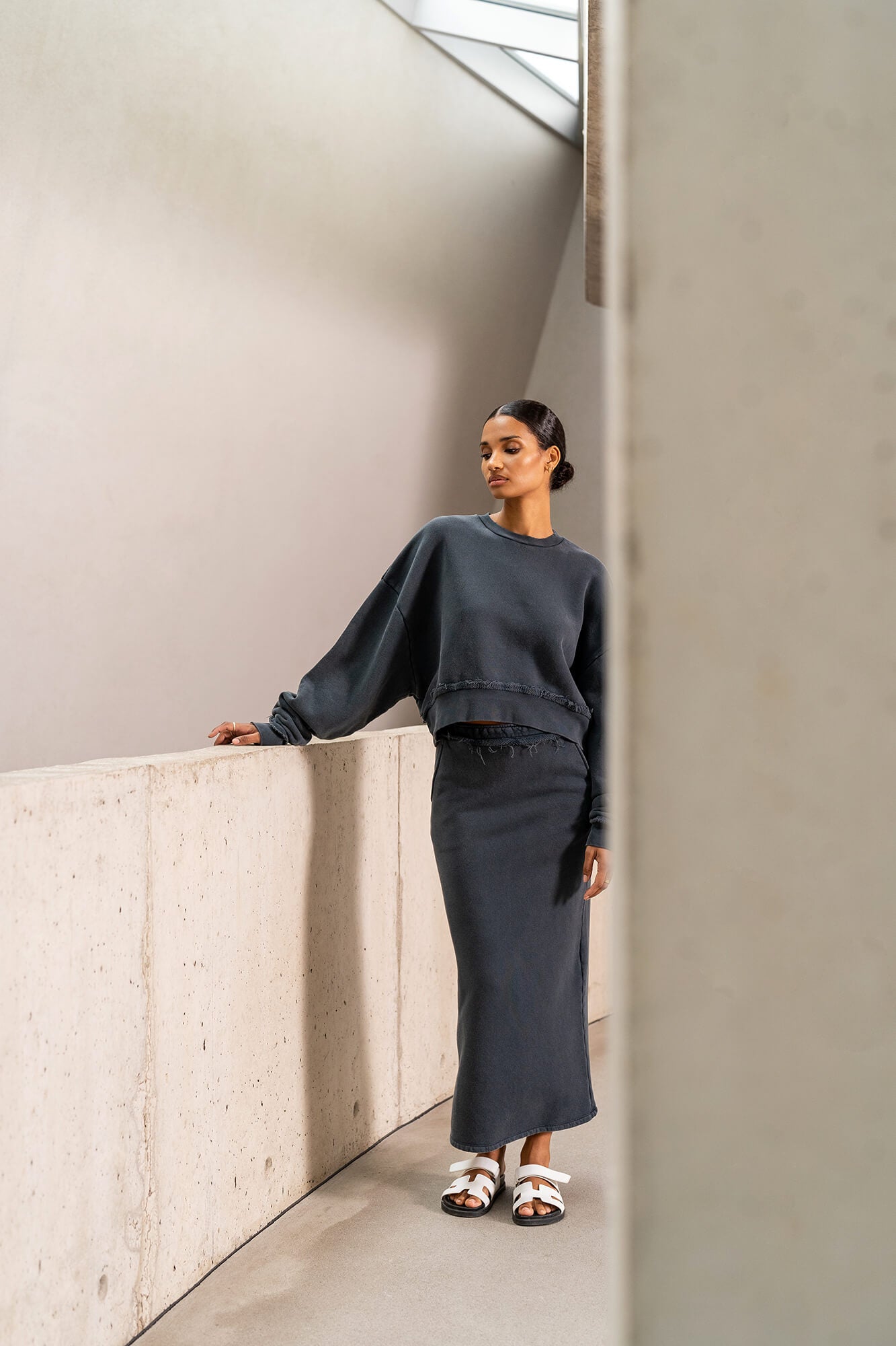 Cropped Sweatshirt Vance in anthrazit by VIVAL.STUDIO