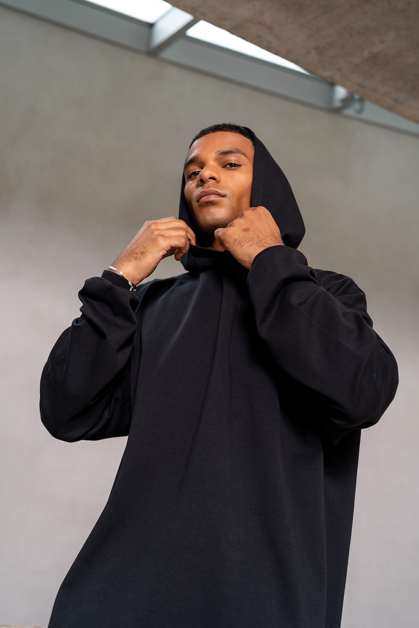 Hoodie Sue in schwarz by VIVAL.STUDIO