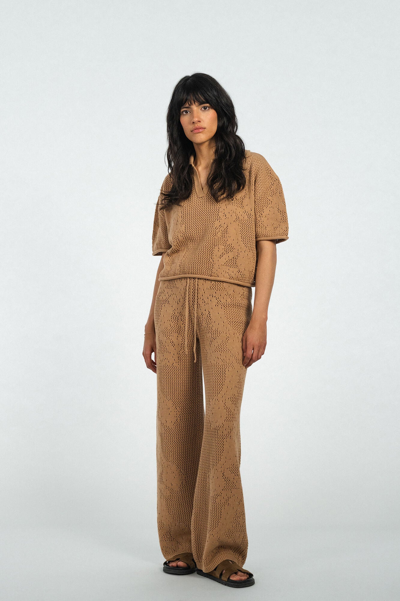 Hose Clea in Mocca von vorne by VIVAL.STUDIO