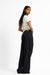 Hose Jale in Schwarz von hinten by VIVAL.STUDIO