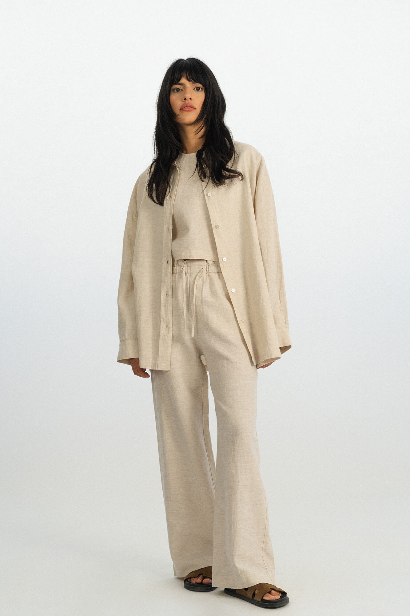 Hose Linn in Oatmeal von vorne by VIVAL.STUDIO