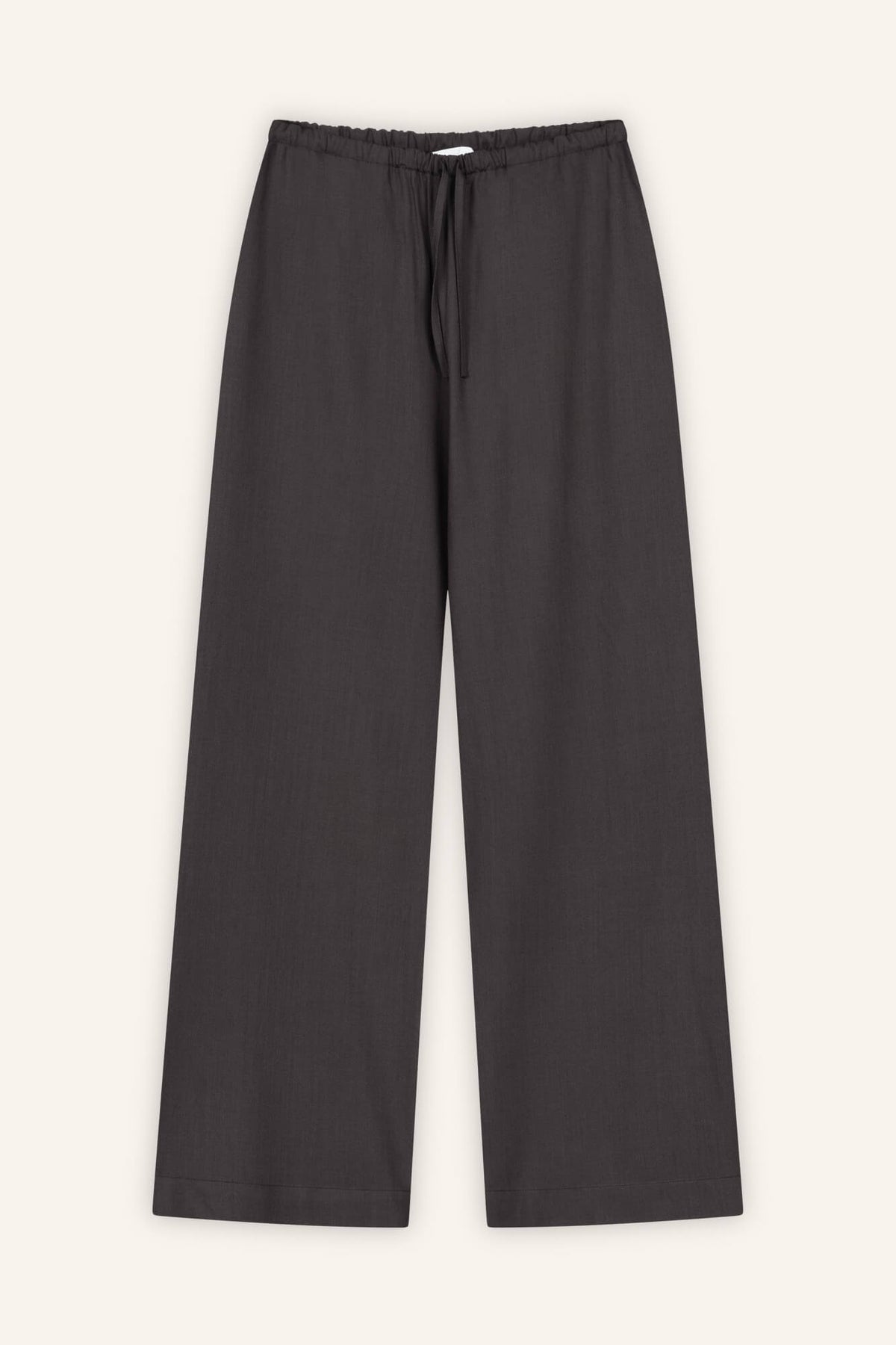 Hose Liv in Dunkelbraun von vorne by VIVAL.STUDIO