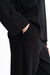 Hose Lou in schwarz Detail Hosentasche VIVAL.STUDIO