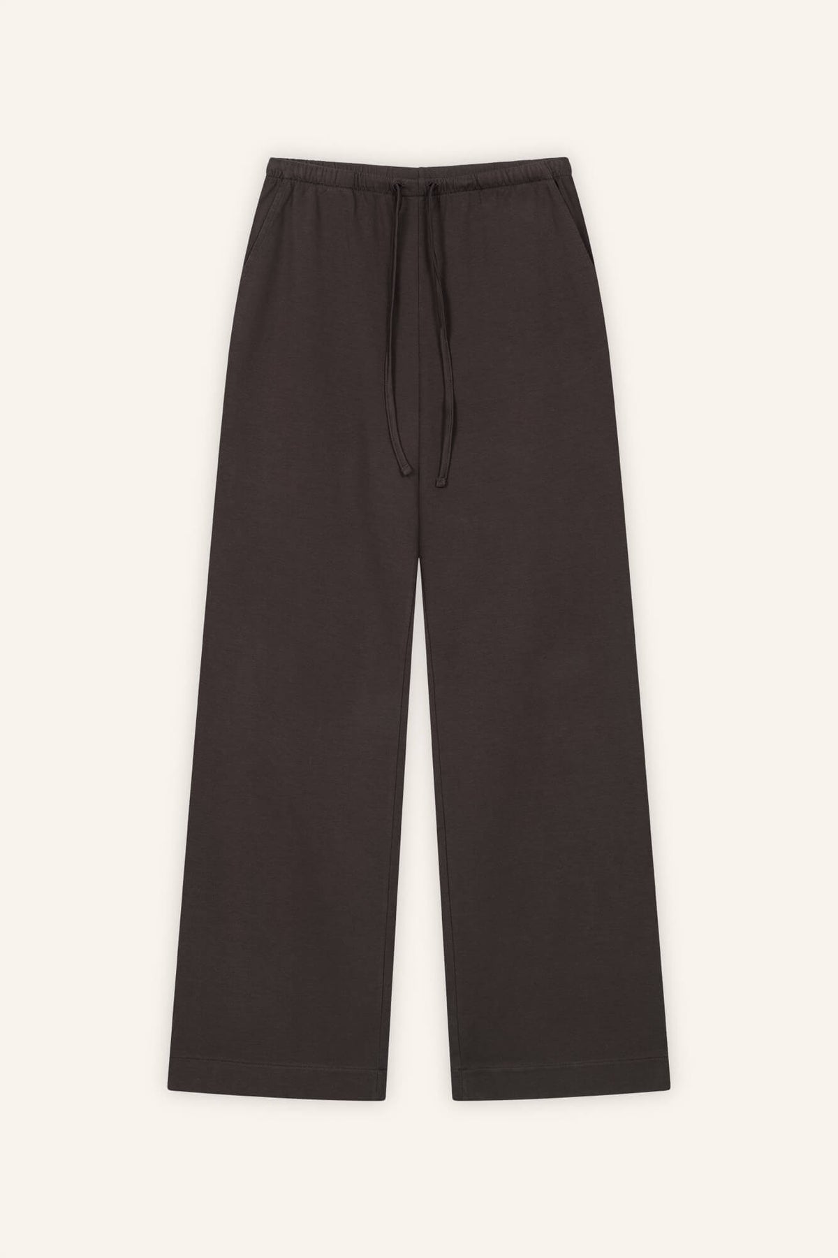 Hose New Sue in Dunkelbraun von vorne by VIVAL.STUDIO