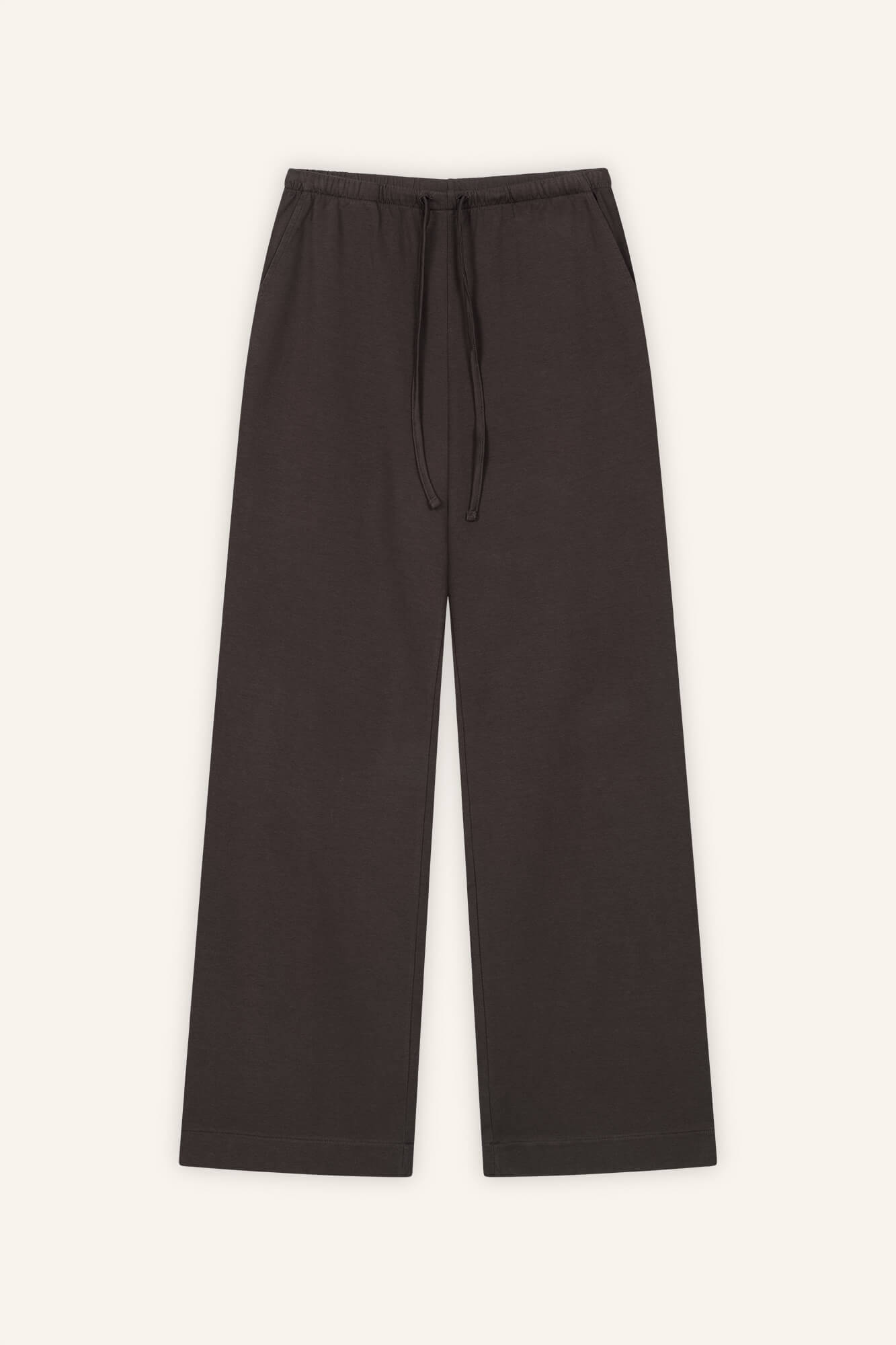 Hose New Sue in Dunkelbraun von vorne by VIVAL.STUDIO