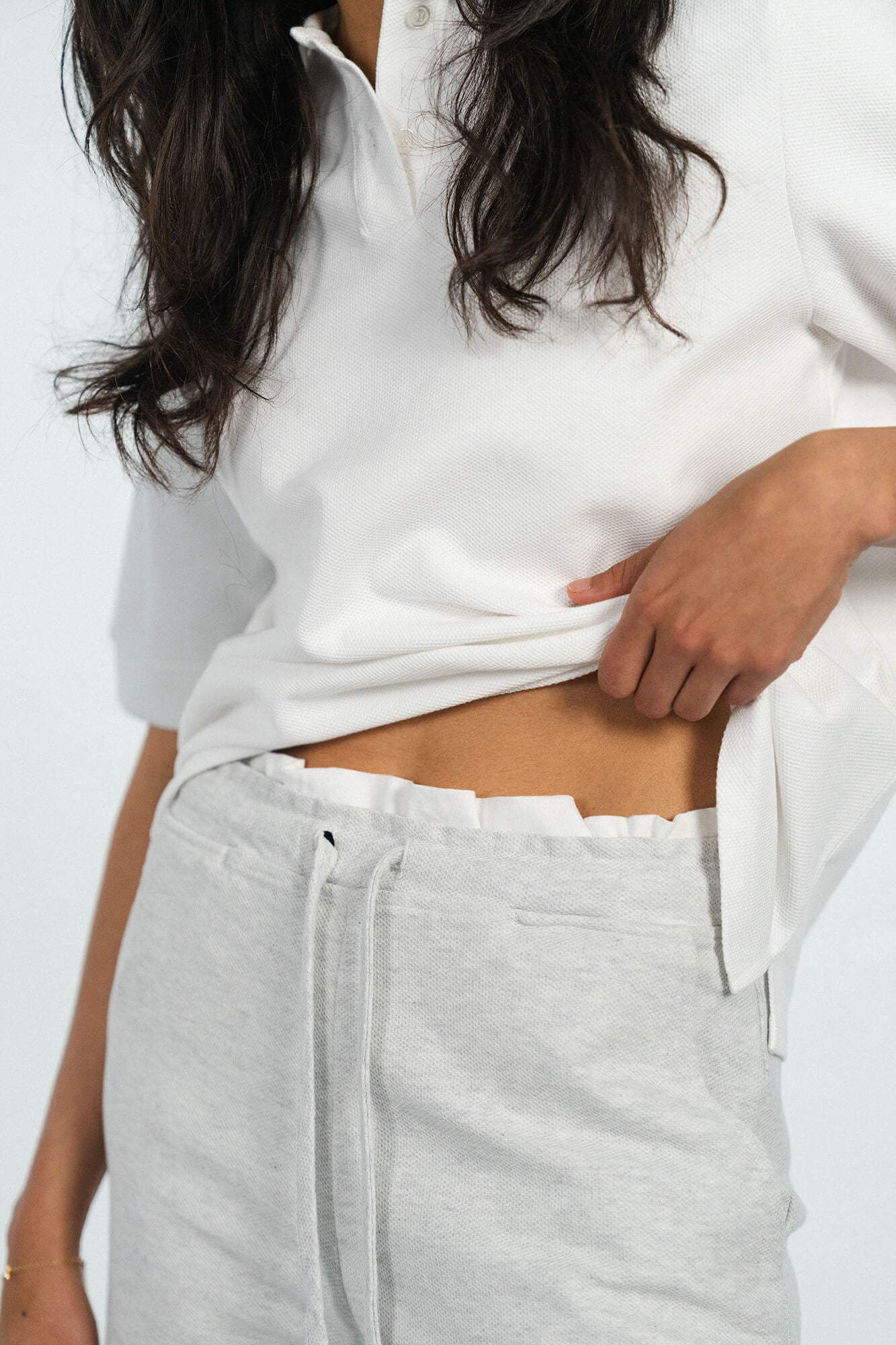 Hose Pat in Hellgrau Melange Detail by VIVAL.STUDIO