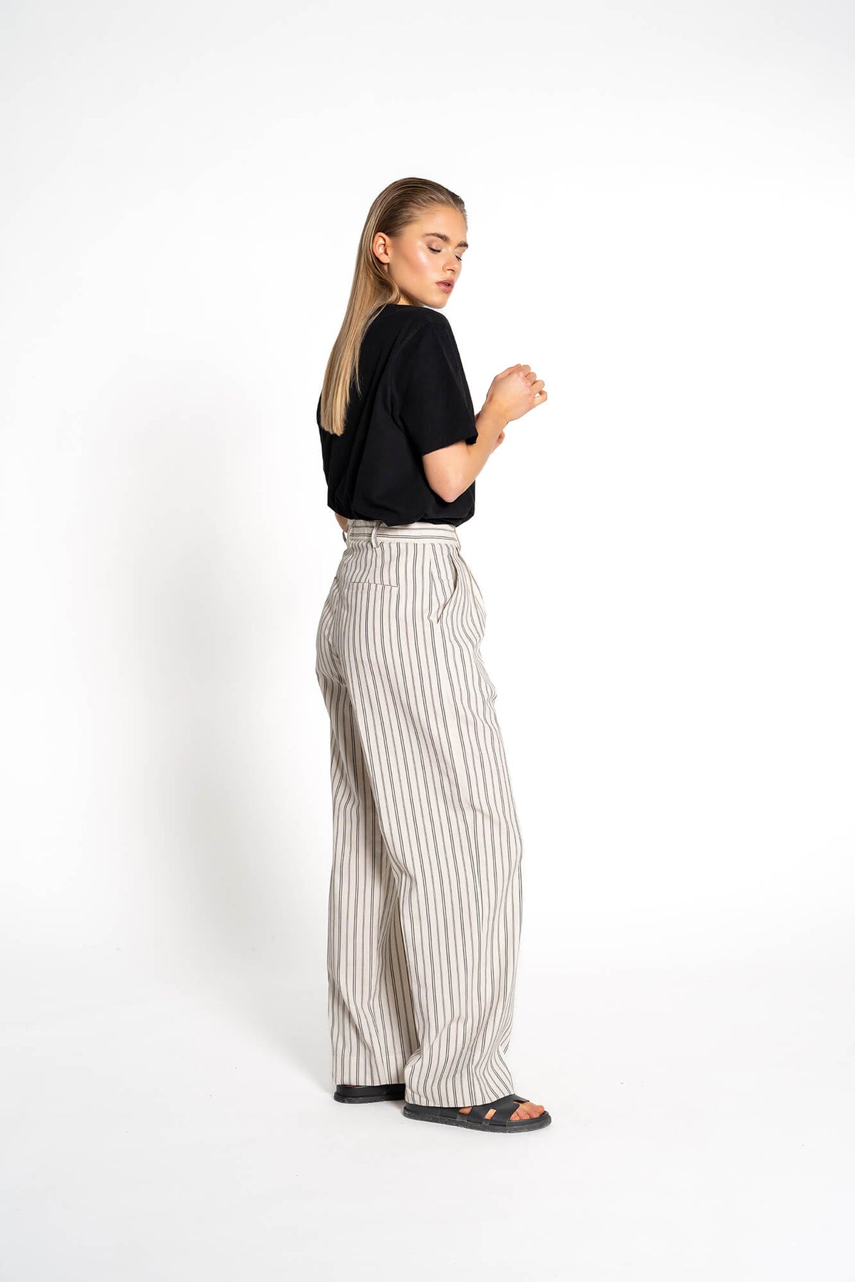 Hose Elin in Creme Schwarz by VIVAL.STUDIO
