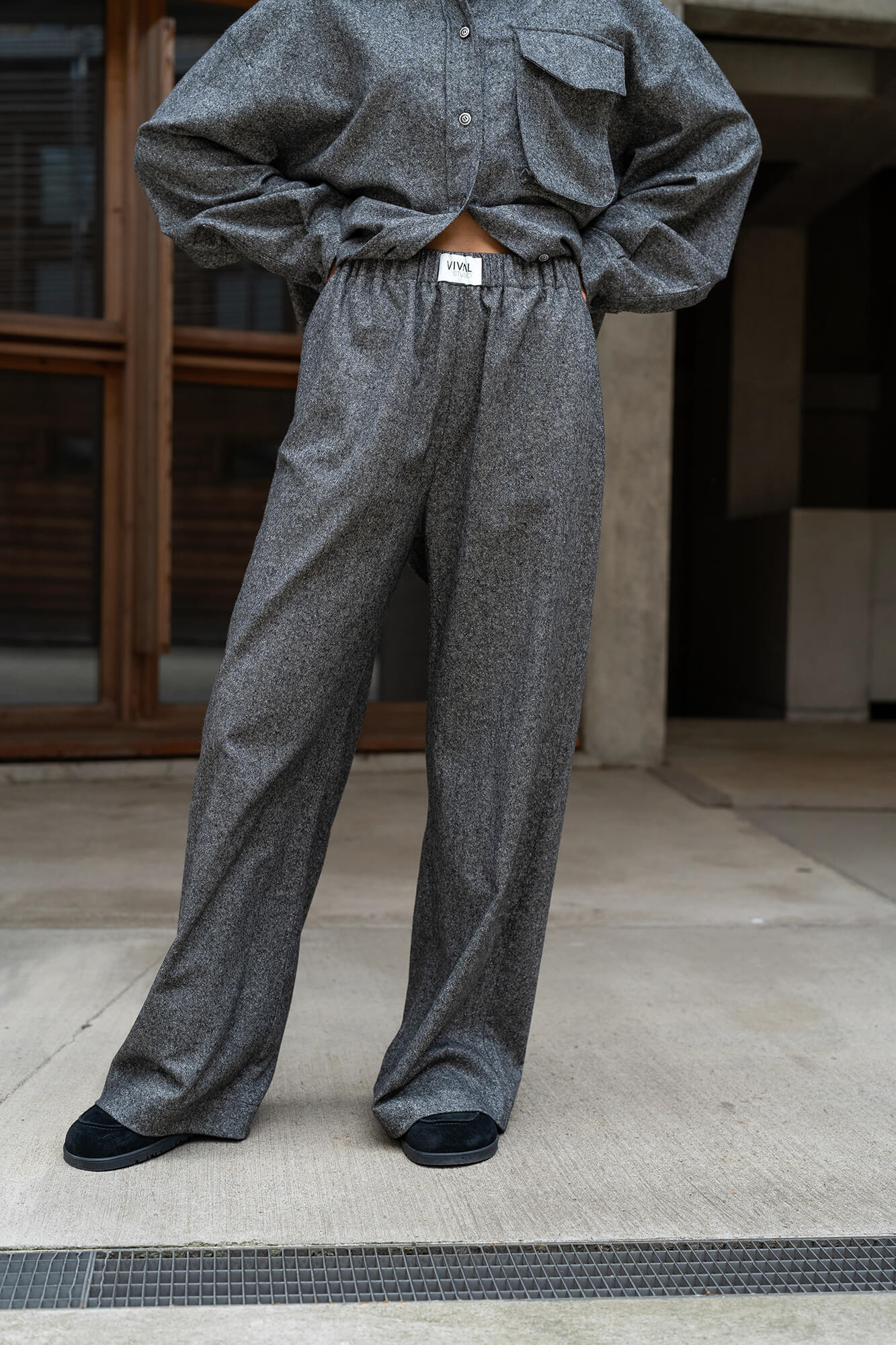 Hose Hana in schwarzmeliert by VIVAL.STUDIO