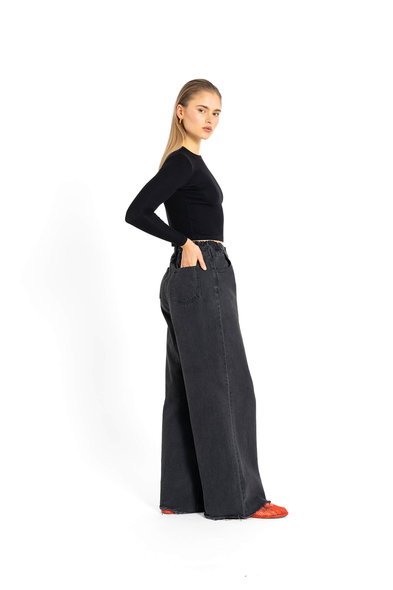 Hose Juno in schwarz by VIVAL.STUDIO