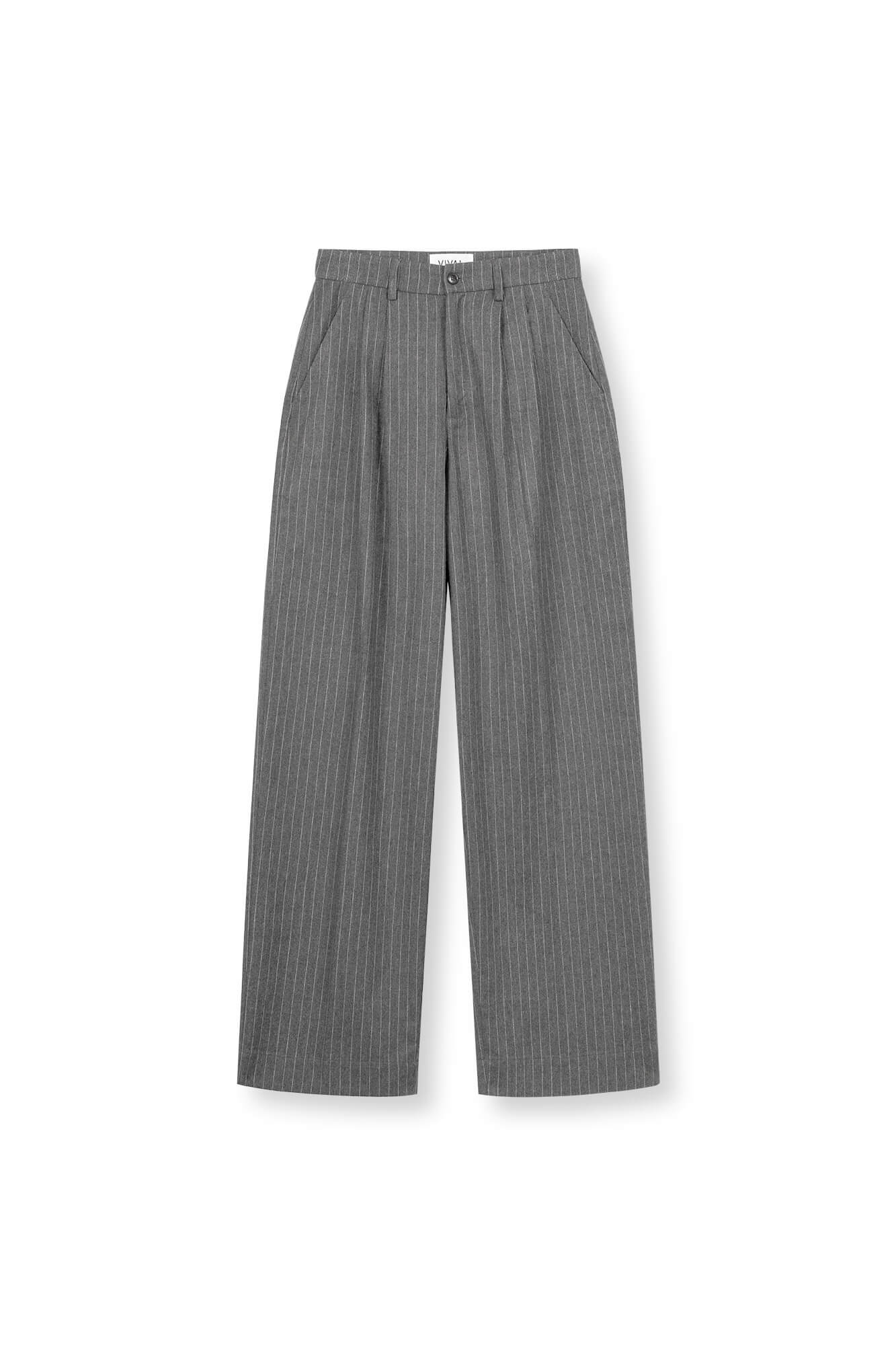 Hose Mabel von vorne in grau mit Nadelstreifen by VIVAL.STUDIO