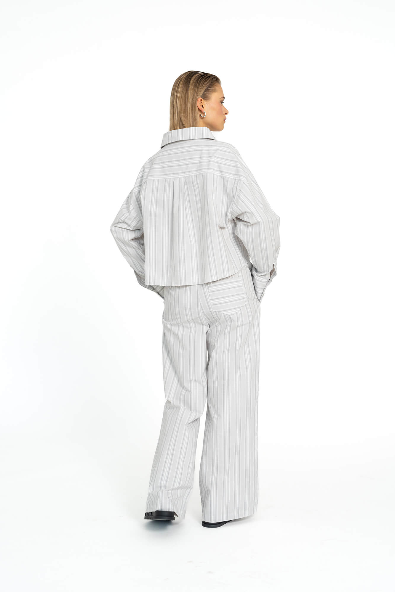 Hose Vada in Grau by VIVAL.STUDIO