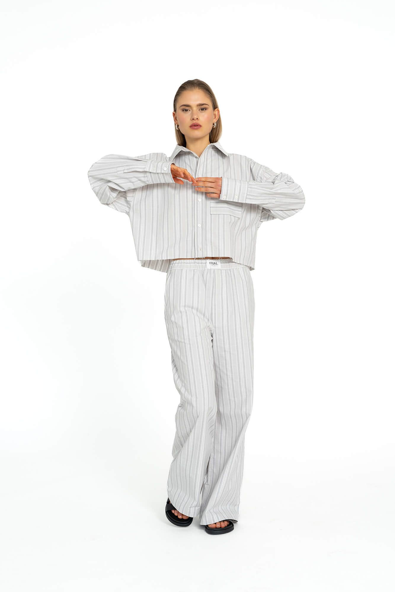 Hose Vada in Grau by VIVAL.STUDIO