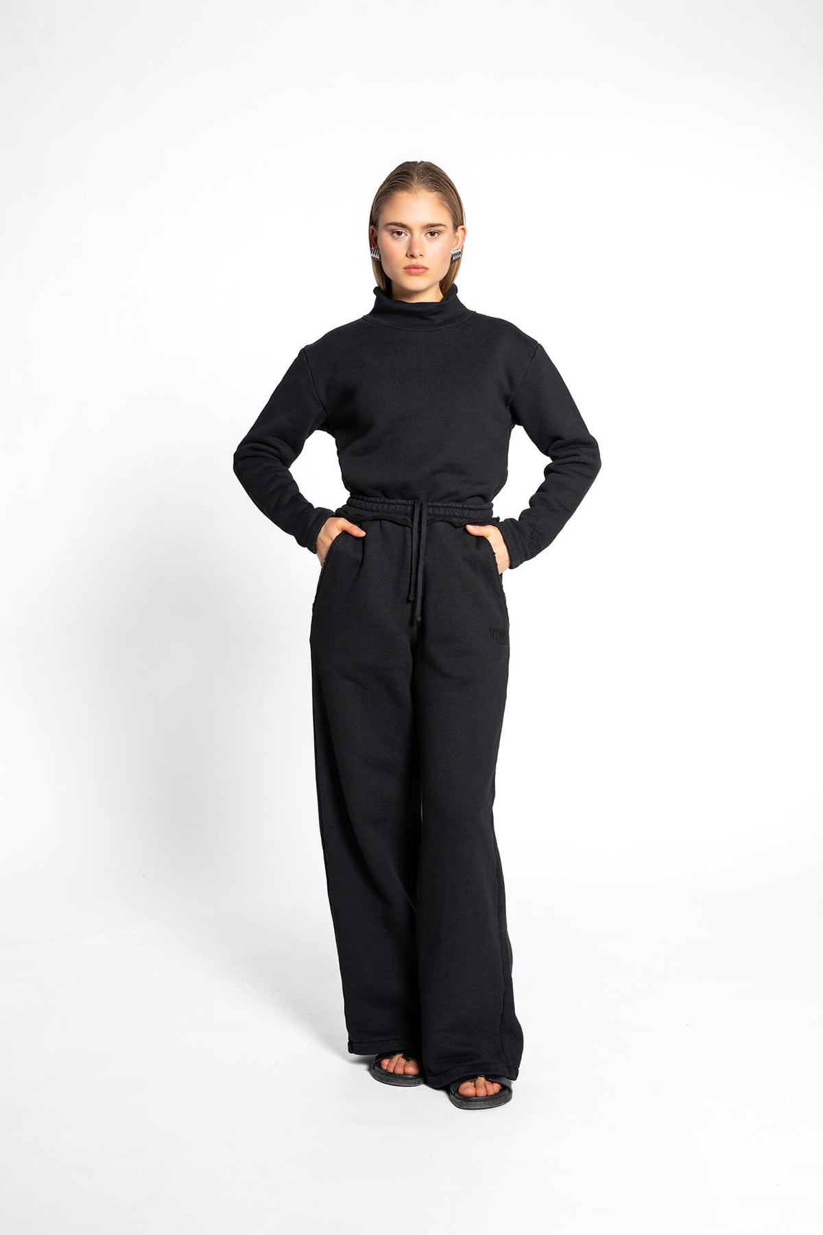 Jogginghose Vance in schwarz by VIVAL.STUDIO