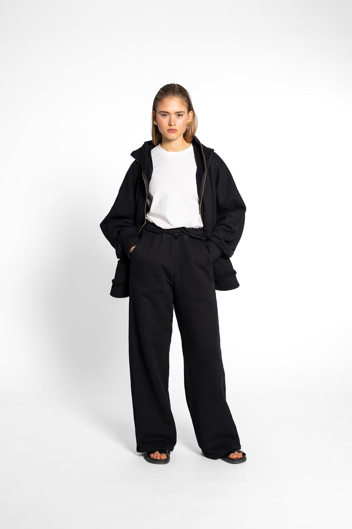Jogginghose Vance in schwarz by VIVAL.STUDIO