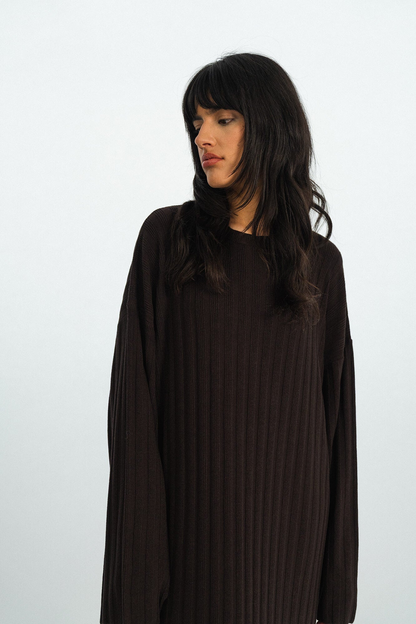 Kleid Romy in Dunkelbraun von vorne by VIVAL.STUDIO