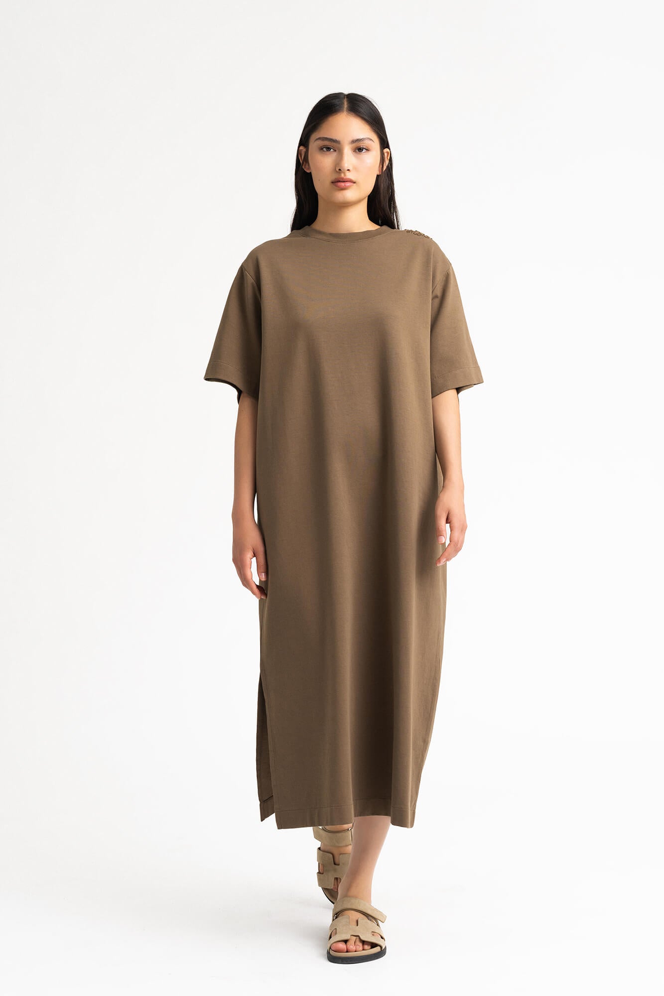 Kleid Sue in Mud von vorne by VIVAL.STUDIO