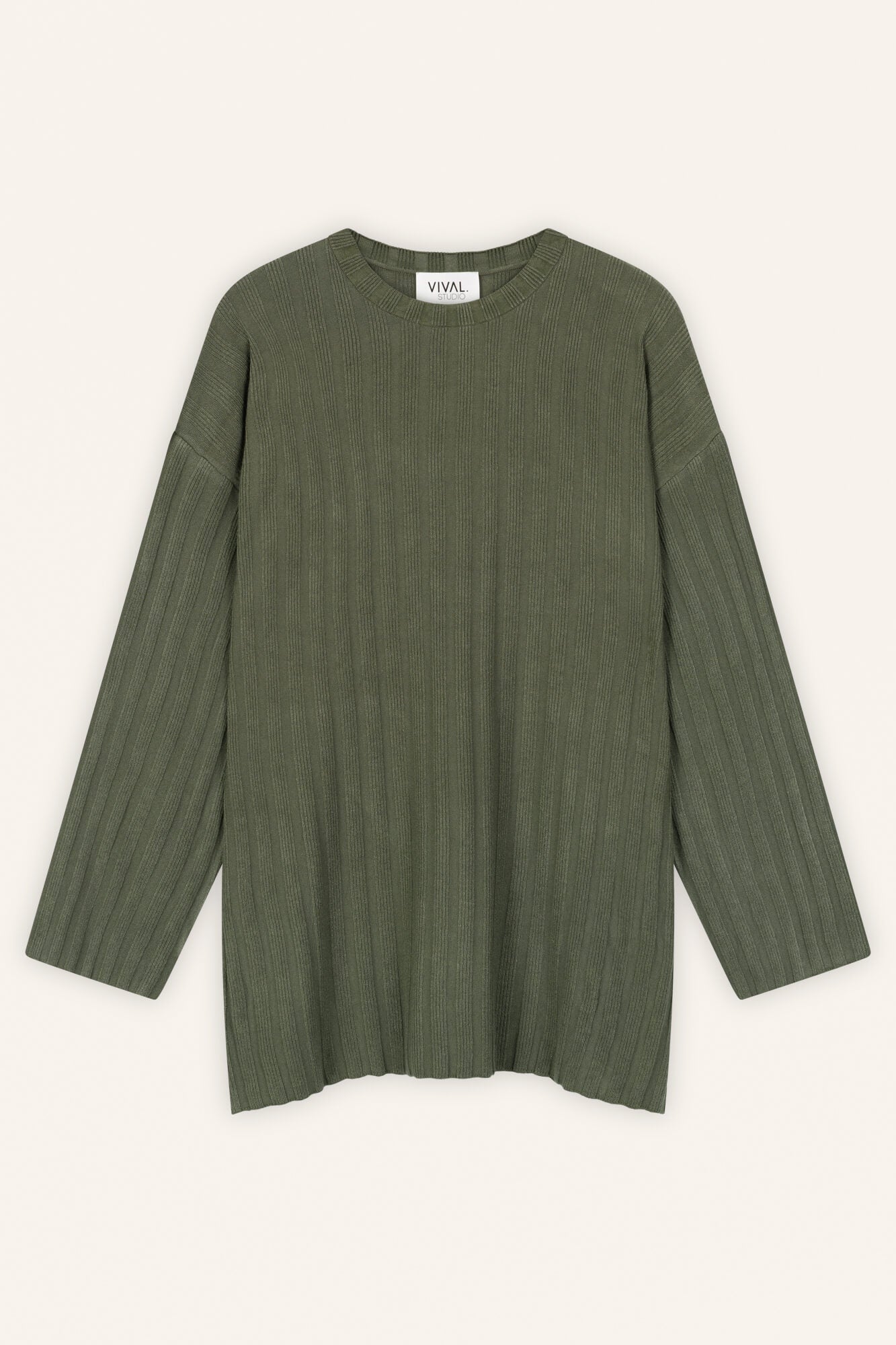 Langarmshirt Romy in Oliv von vorne by VIVAL.STUDIO