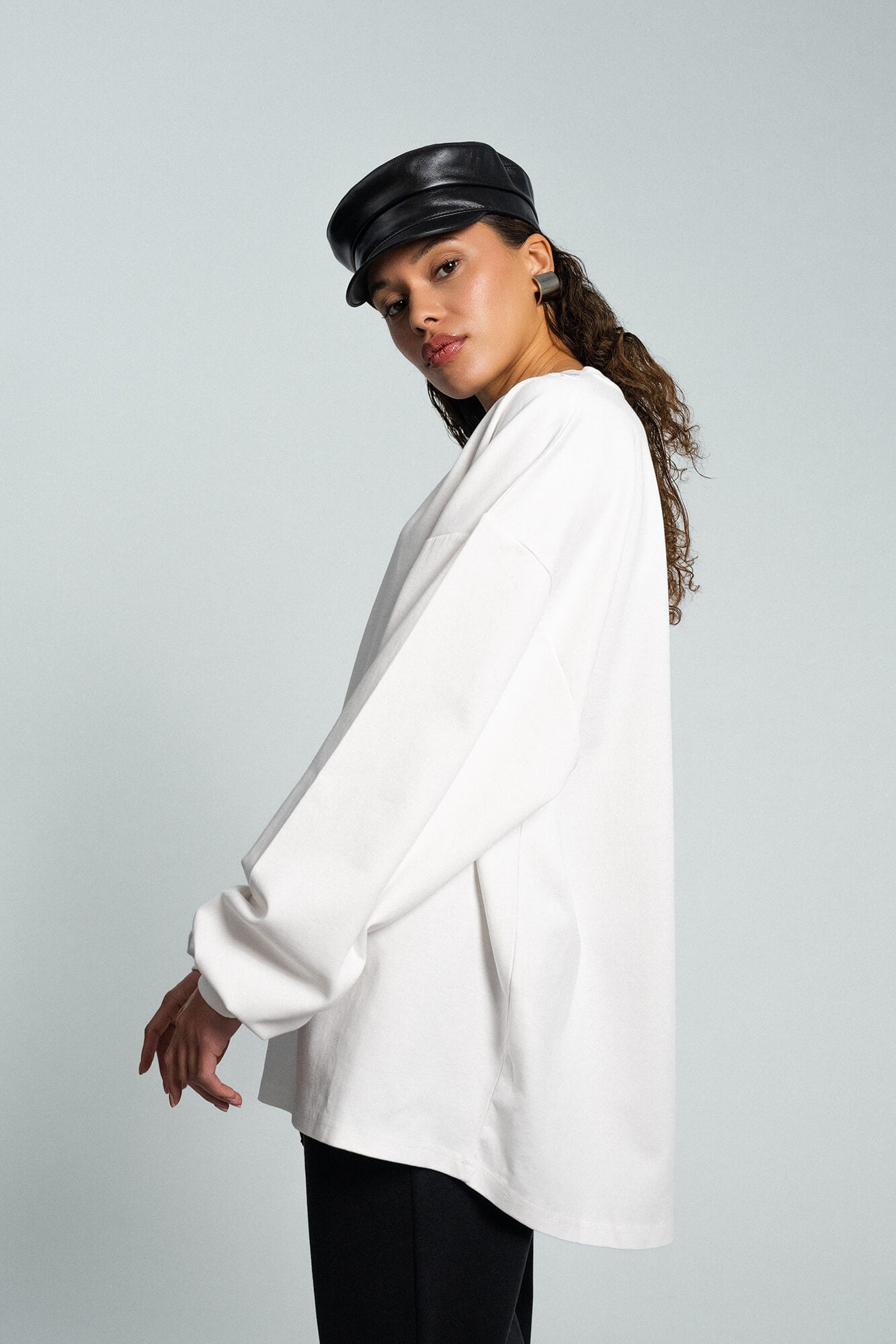 Langarmshirt Sue in Weiss by VIVAL.STUDIO