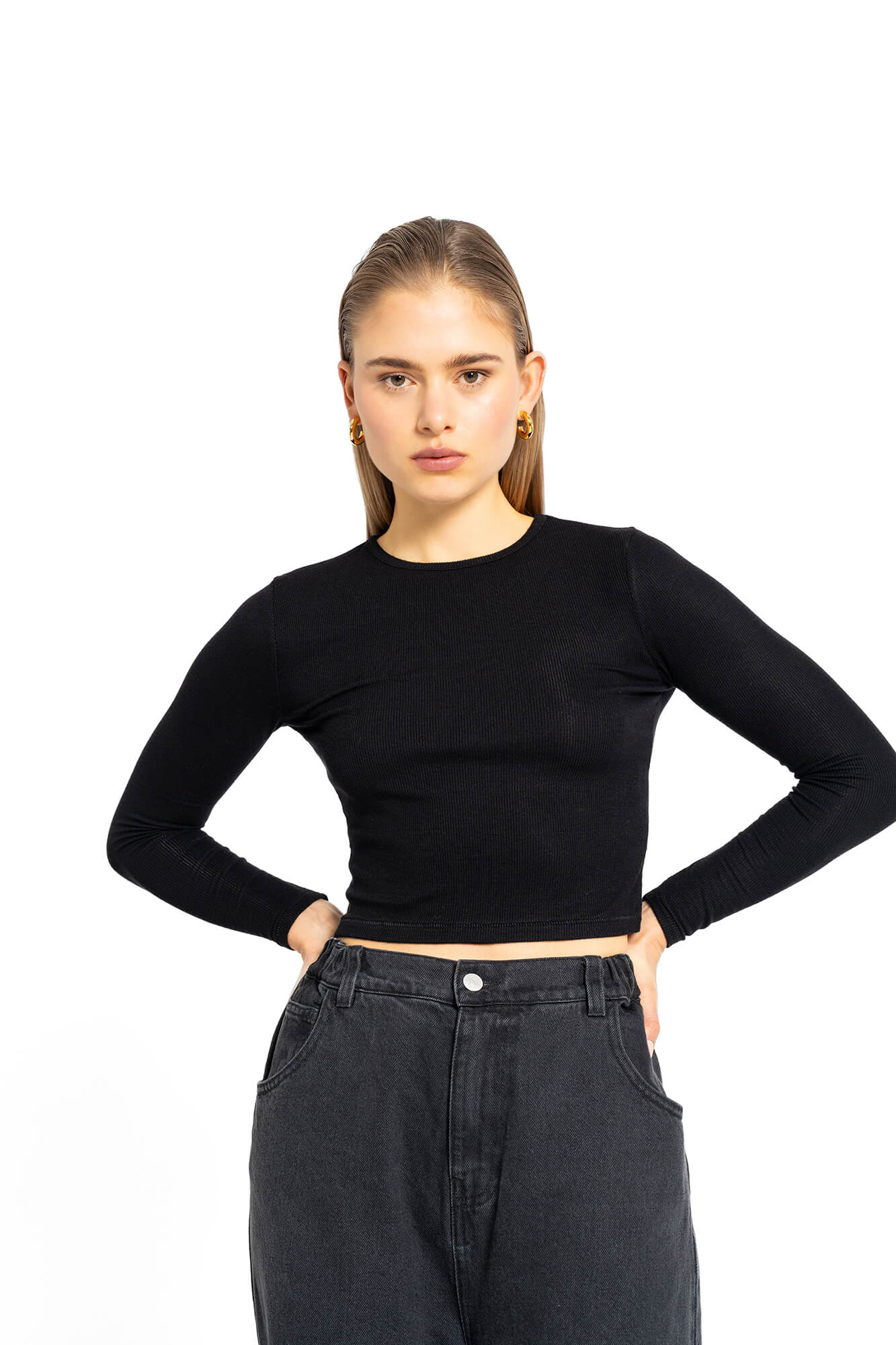 Langarmshirt Mila in schwarz by VIVAL.STUDIO