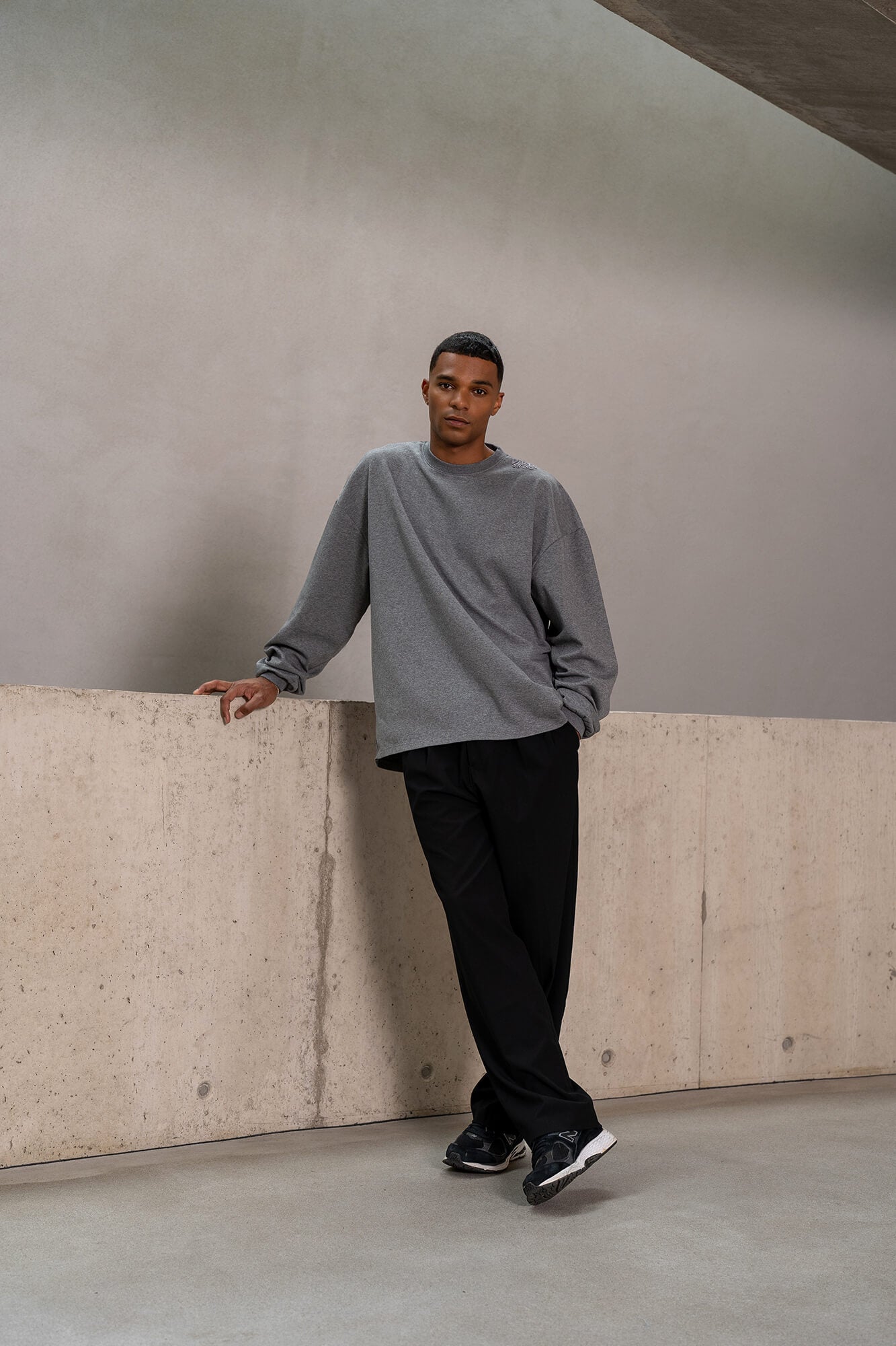 Langarmshirt Sue in graumelange by VIVAL.STUDIO