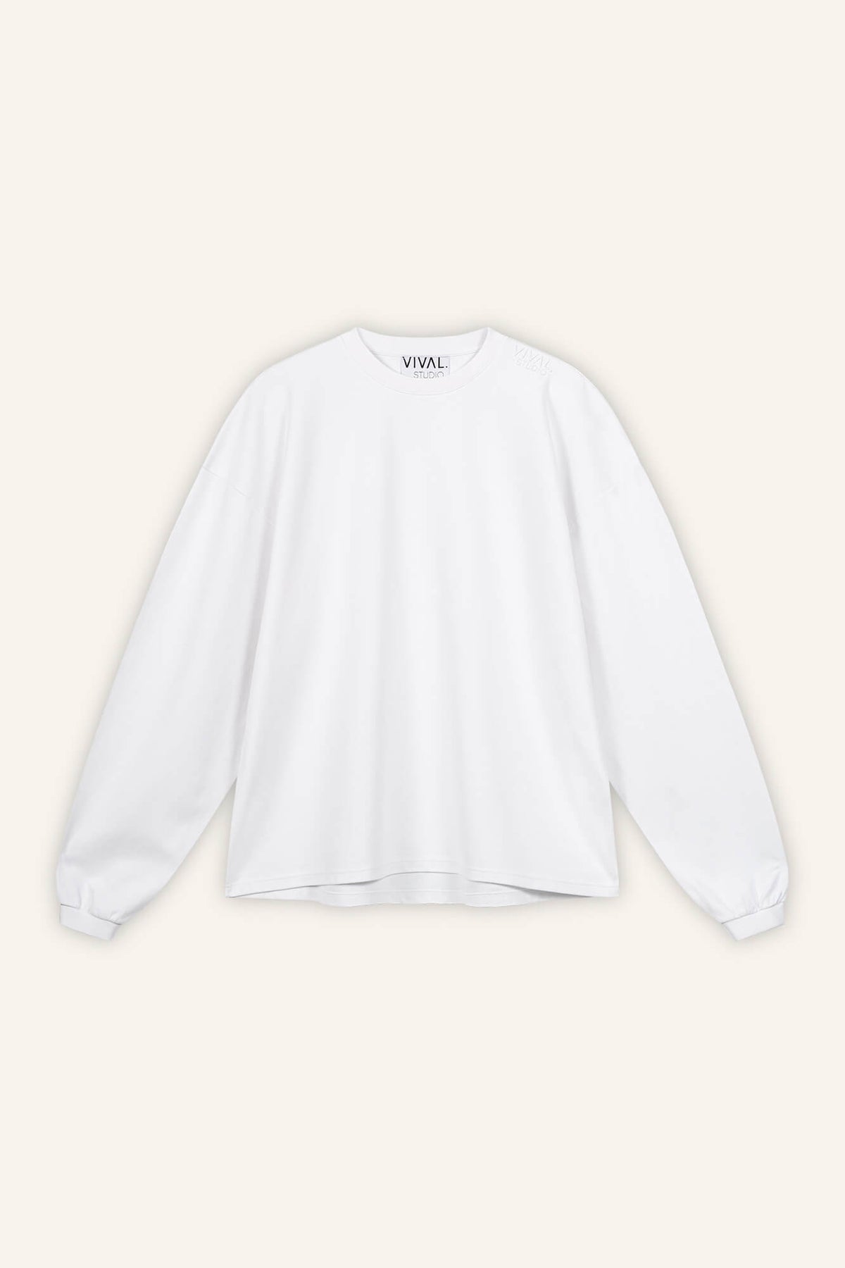 Langarmshirt Sue in Weiss von vorne by VIVAL.STUDIO