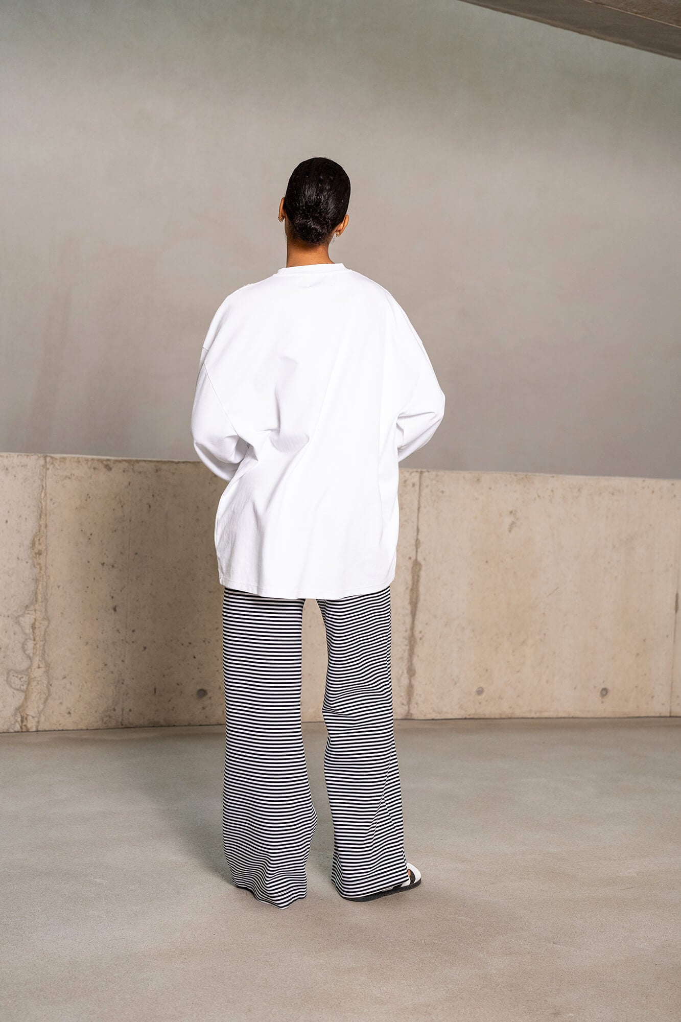 Langarmshirt Sue in weiß by VIVAL.STUDIO