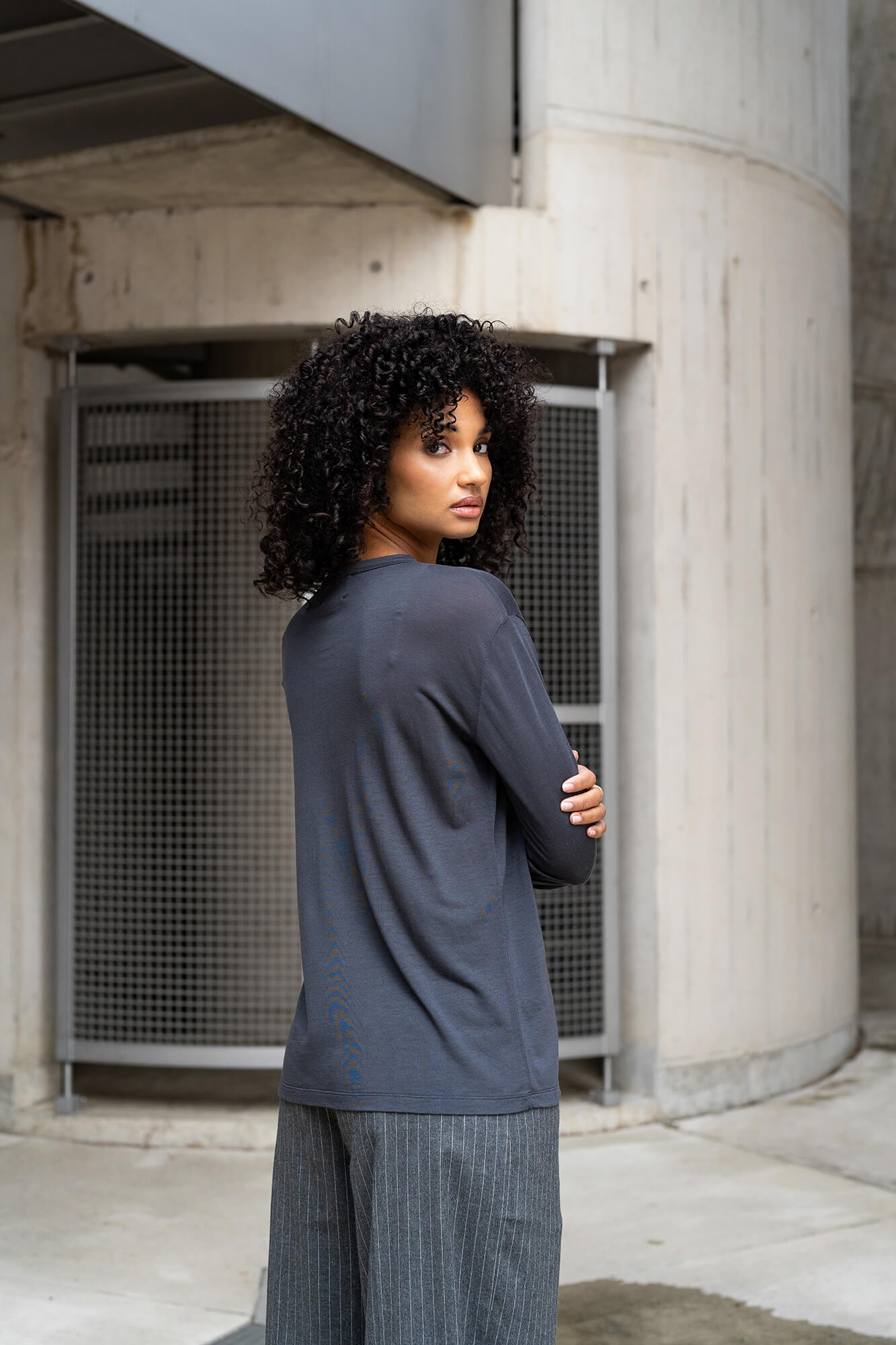 Langarmshirt Rose in anthrazit by VIVAL.STUDIO