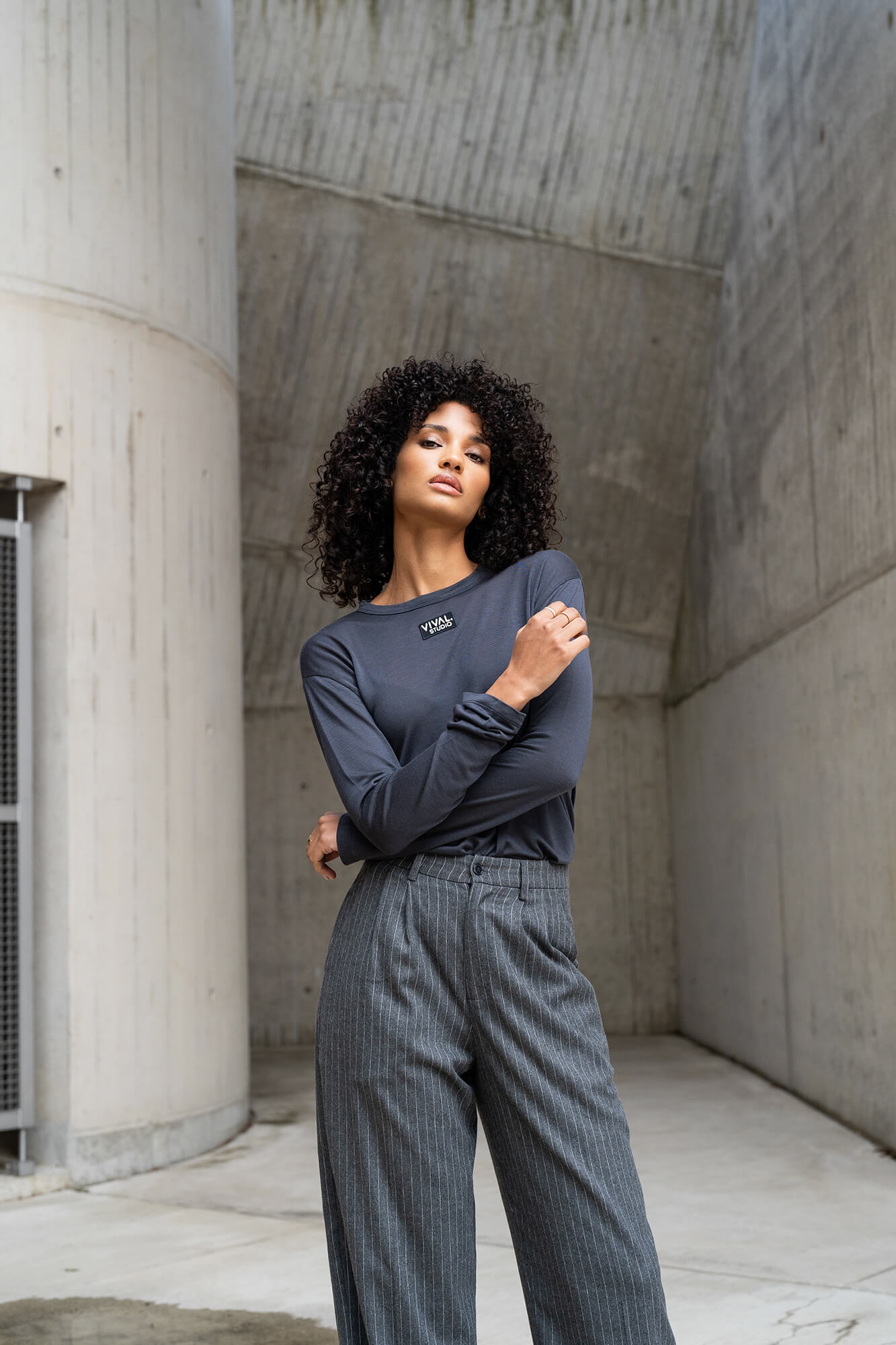 Langarmshirt Rose in anthrazit by VIVAL.STUDIO