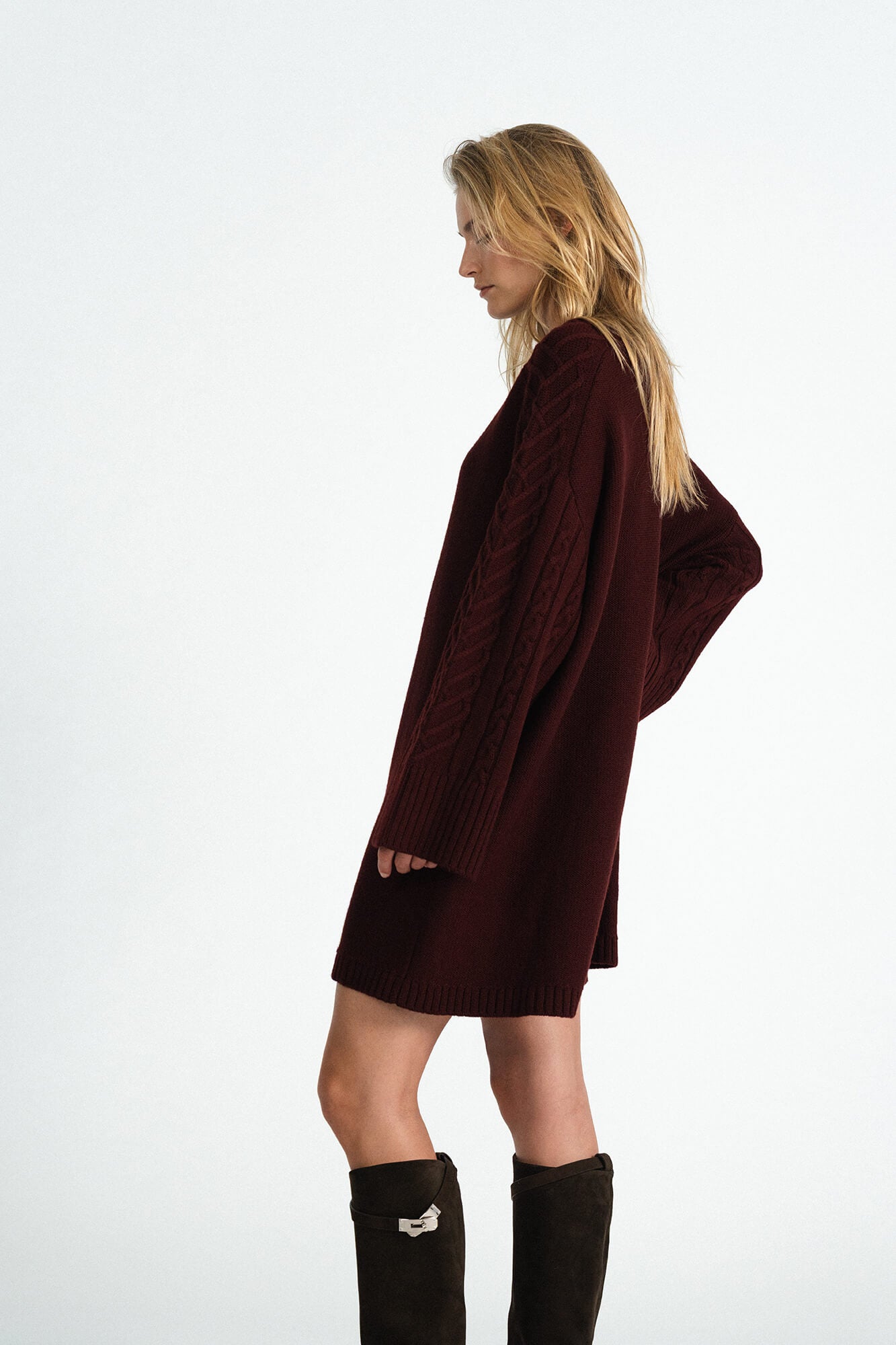 Minikleid Dolly in Burgundy von der Seite by VIVAL.STUDIO