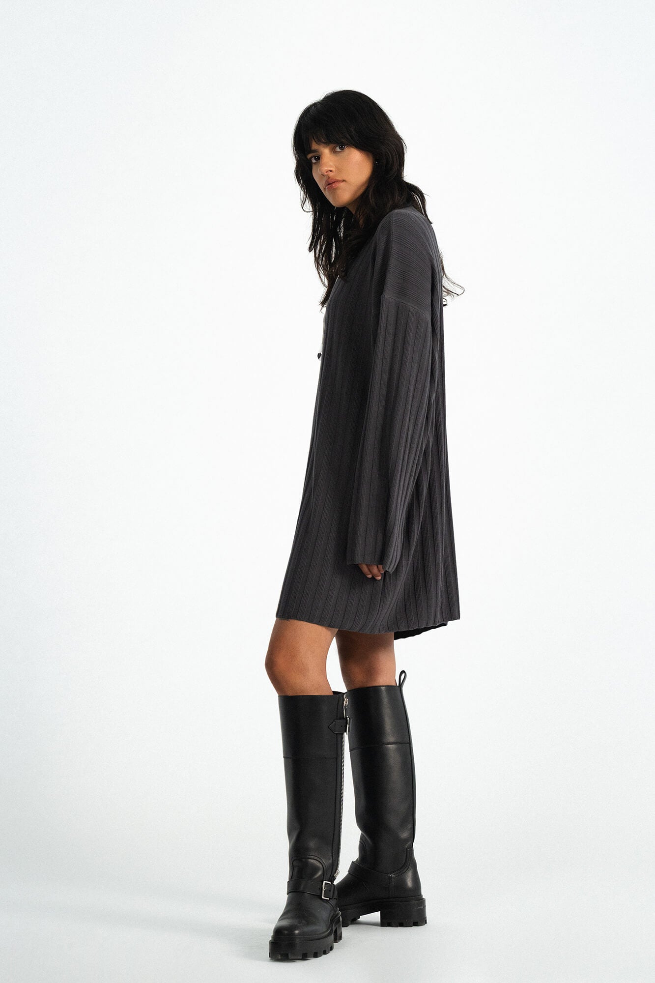 Minikleid Romy in Asphalt von der Seite by VIVAL.STUDIO