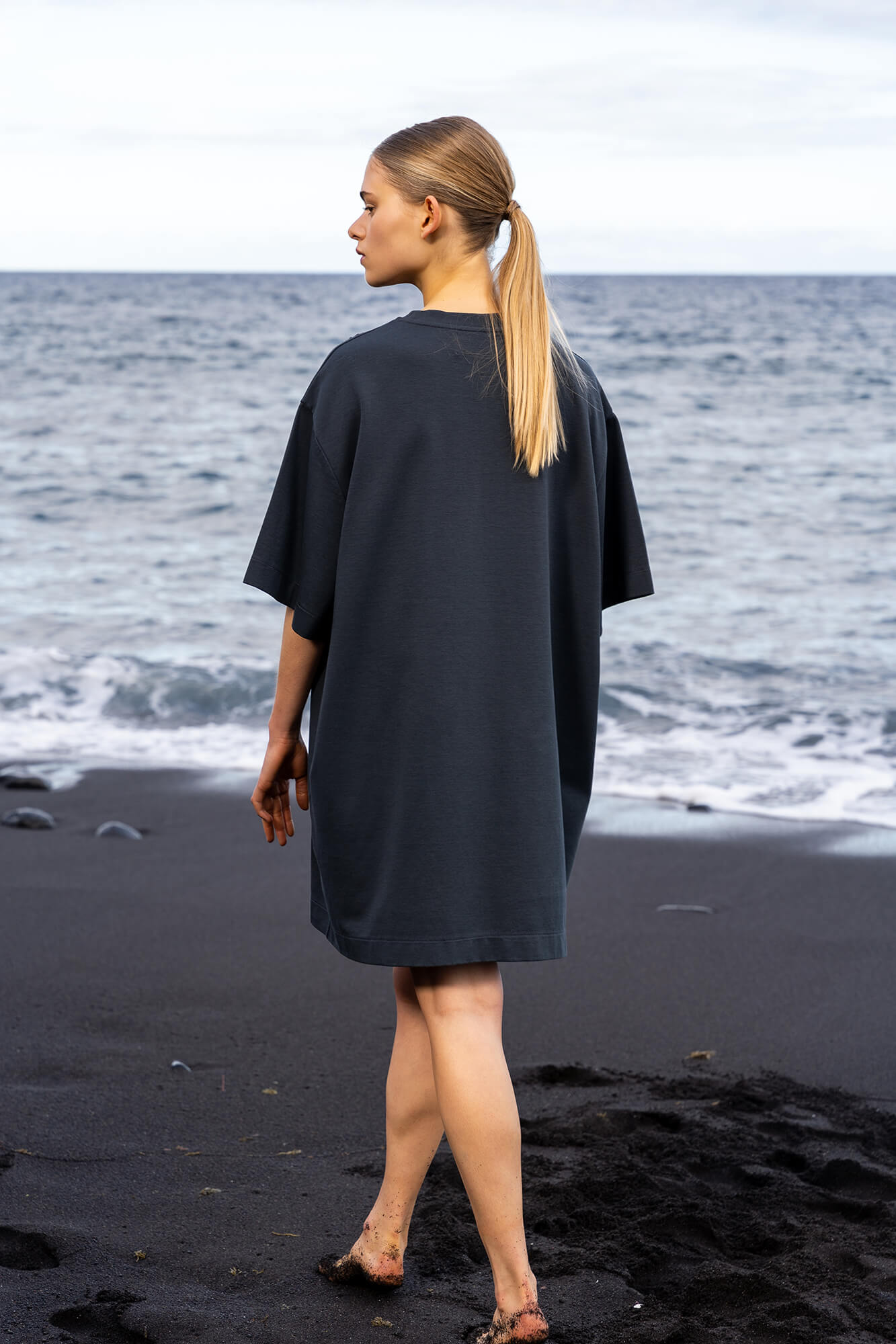 Minikleid Sue in anthrazit by VIVAL.STUDIO