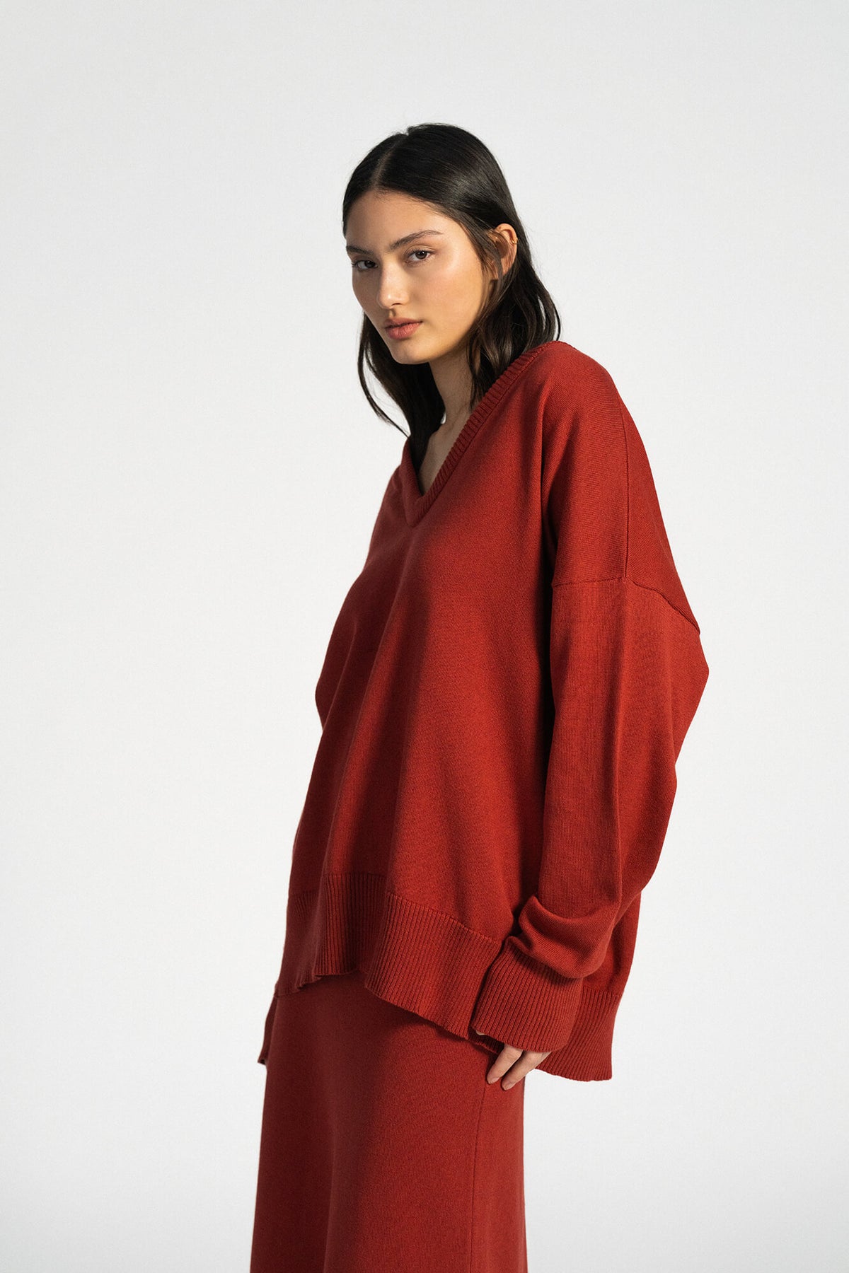 Pullover Blair in Lava von vorne by VIVAL.STUDIO