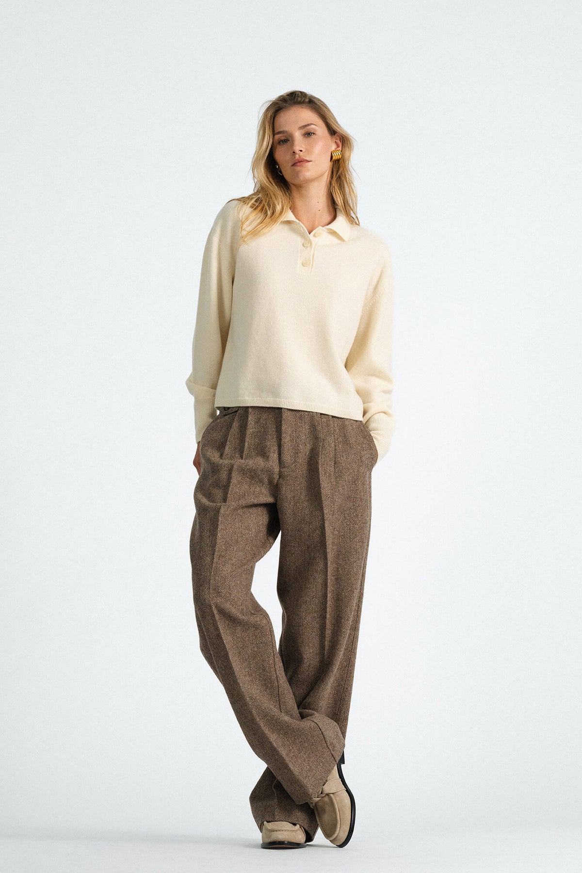 Pullover Lindsay in Buttermilk von vorne by VIVAL.STUDIO