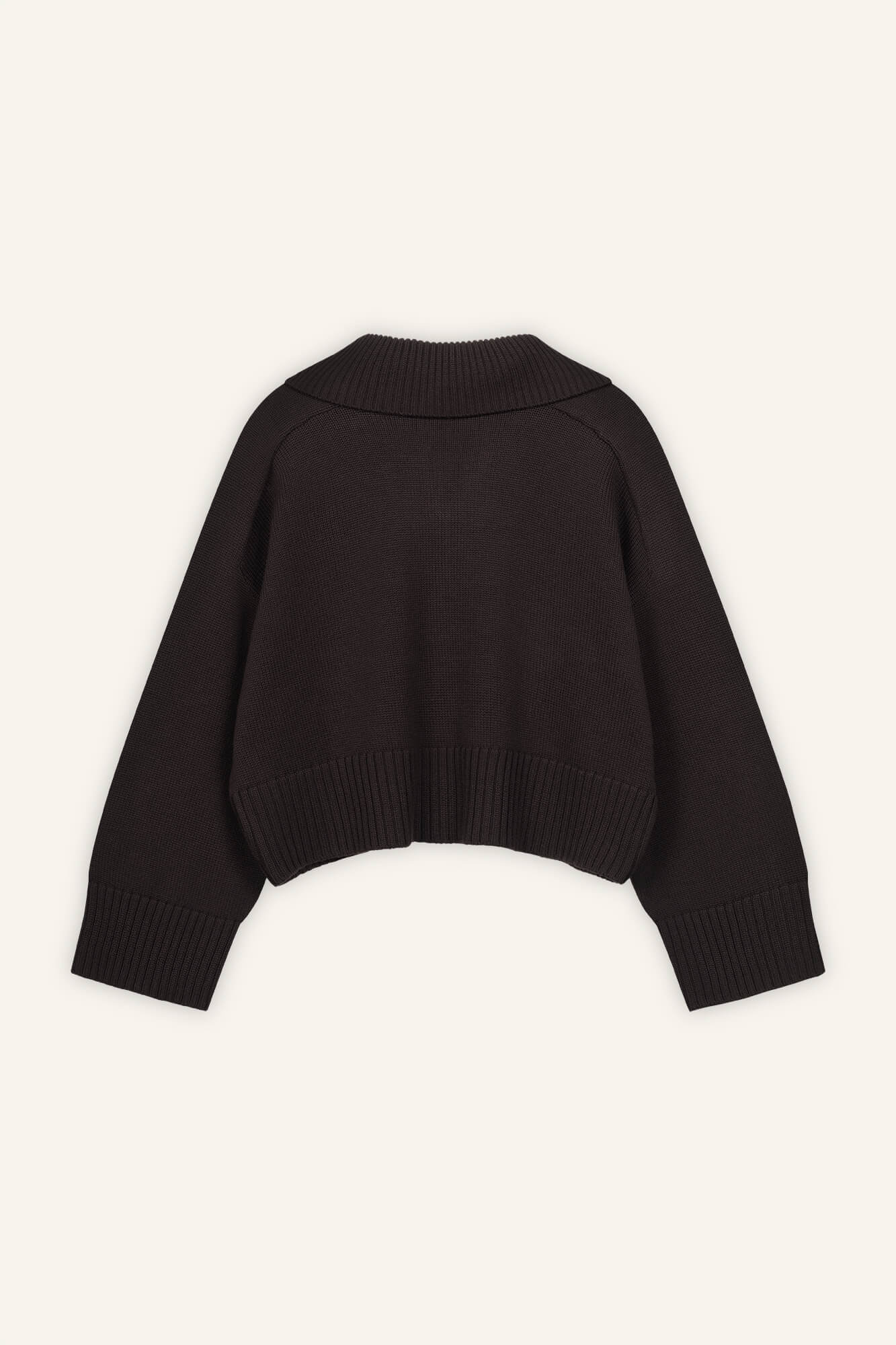 Pullover Lizzy in Dunkelbraun von hinten by VIVAL.STUDIO