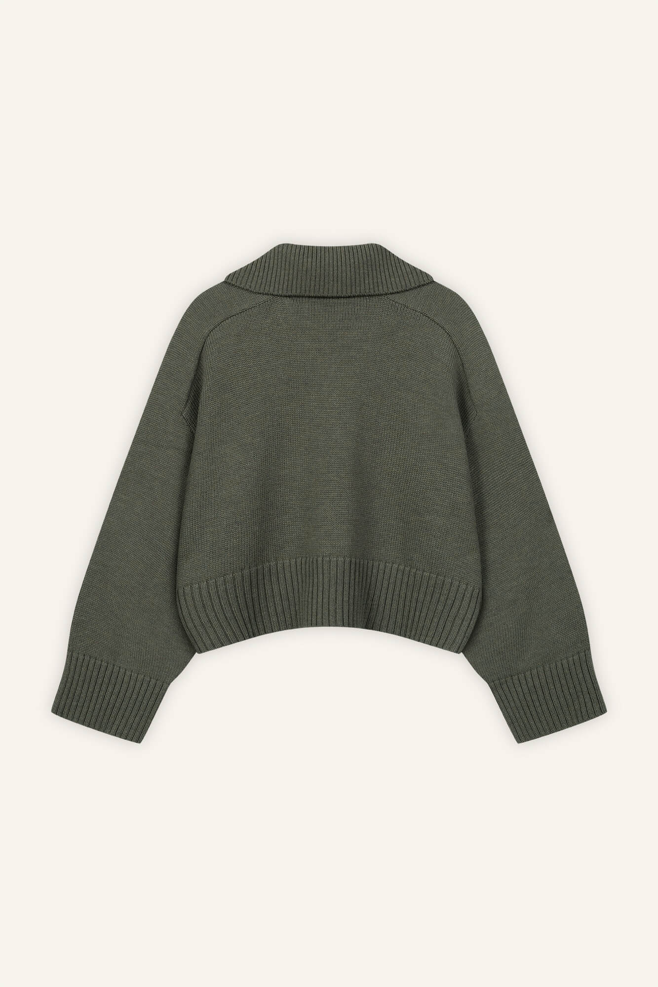 Pullover Lizzy in Oliv von hinten by VIVAL.STUDIO