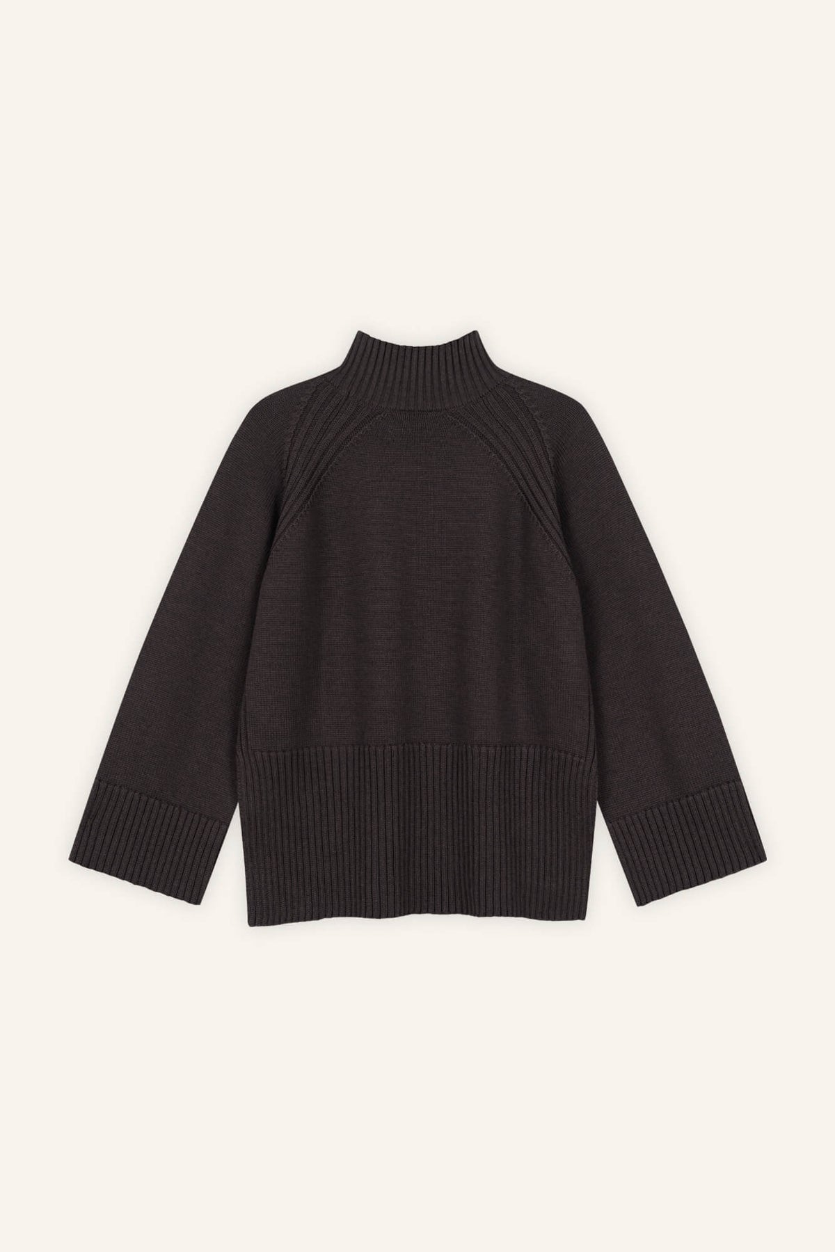 Pullover Nell in Dunkelbraun von hinten by VIVAL.STUDIO