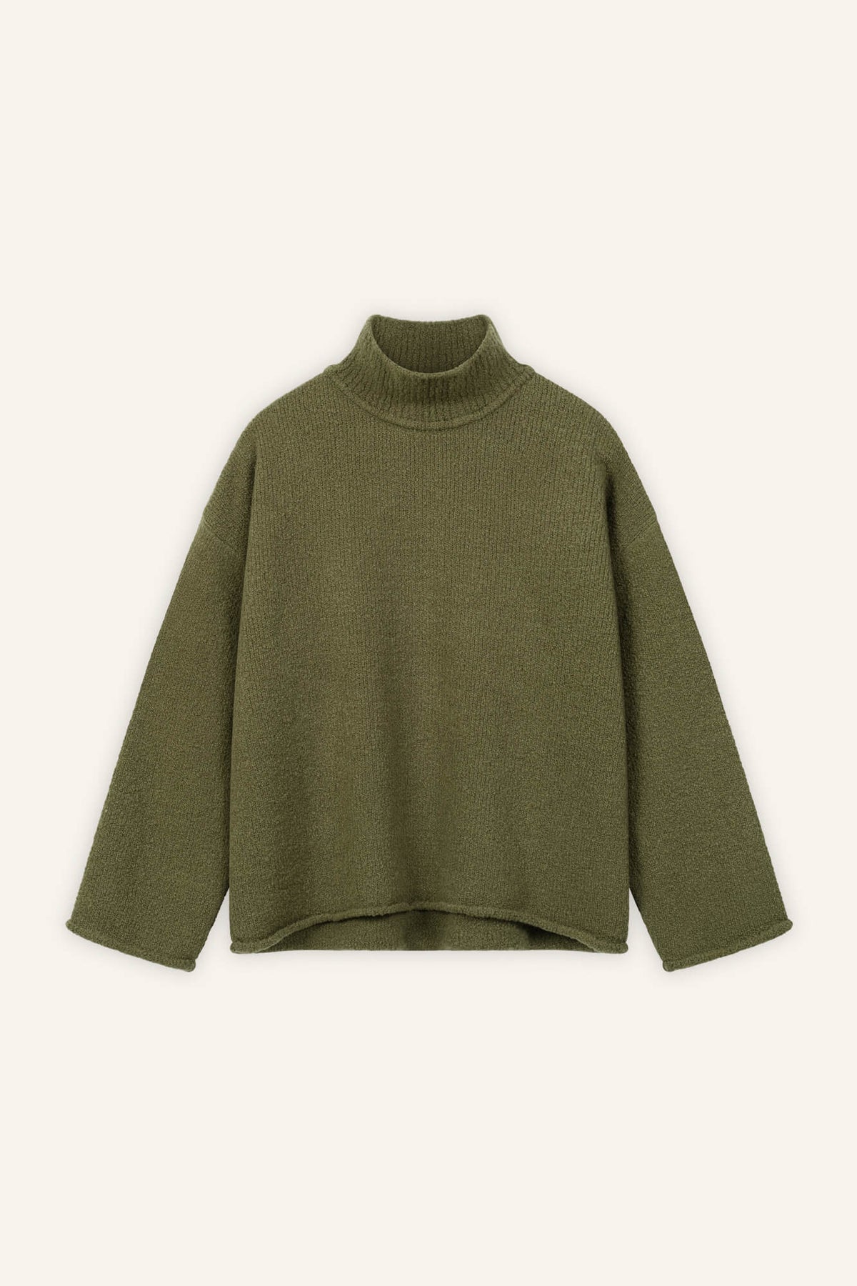 Pullover Ruby in Oliv von vorne by VIVAL.STUDIO