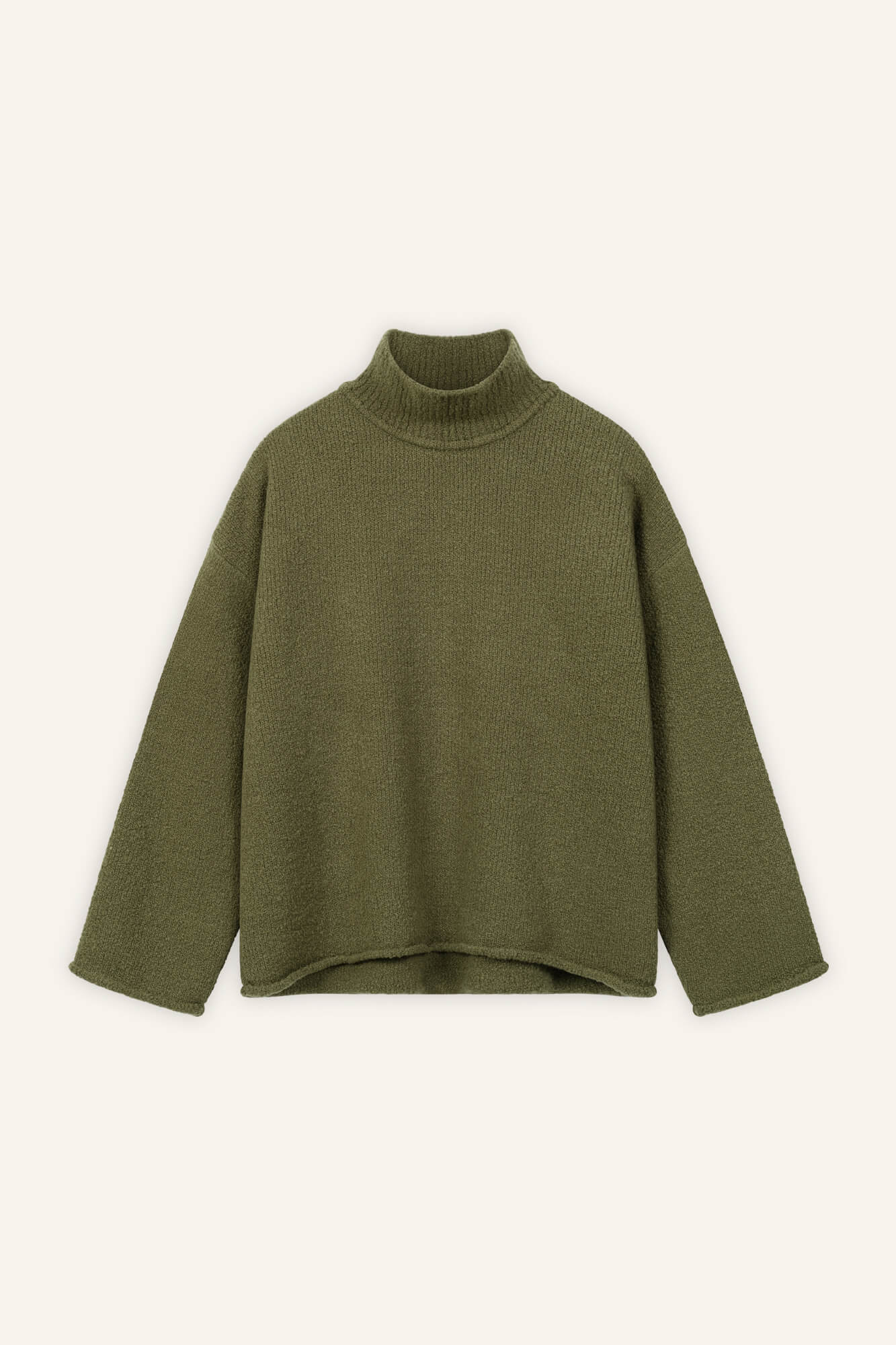 Pullover Ruby in Oliv von vorne by VIVAL.STUDIO