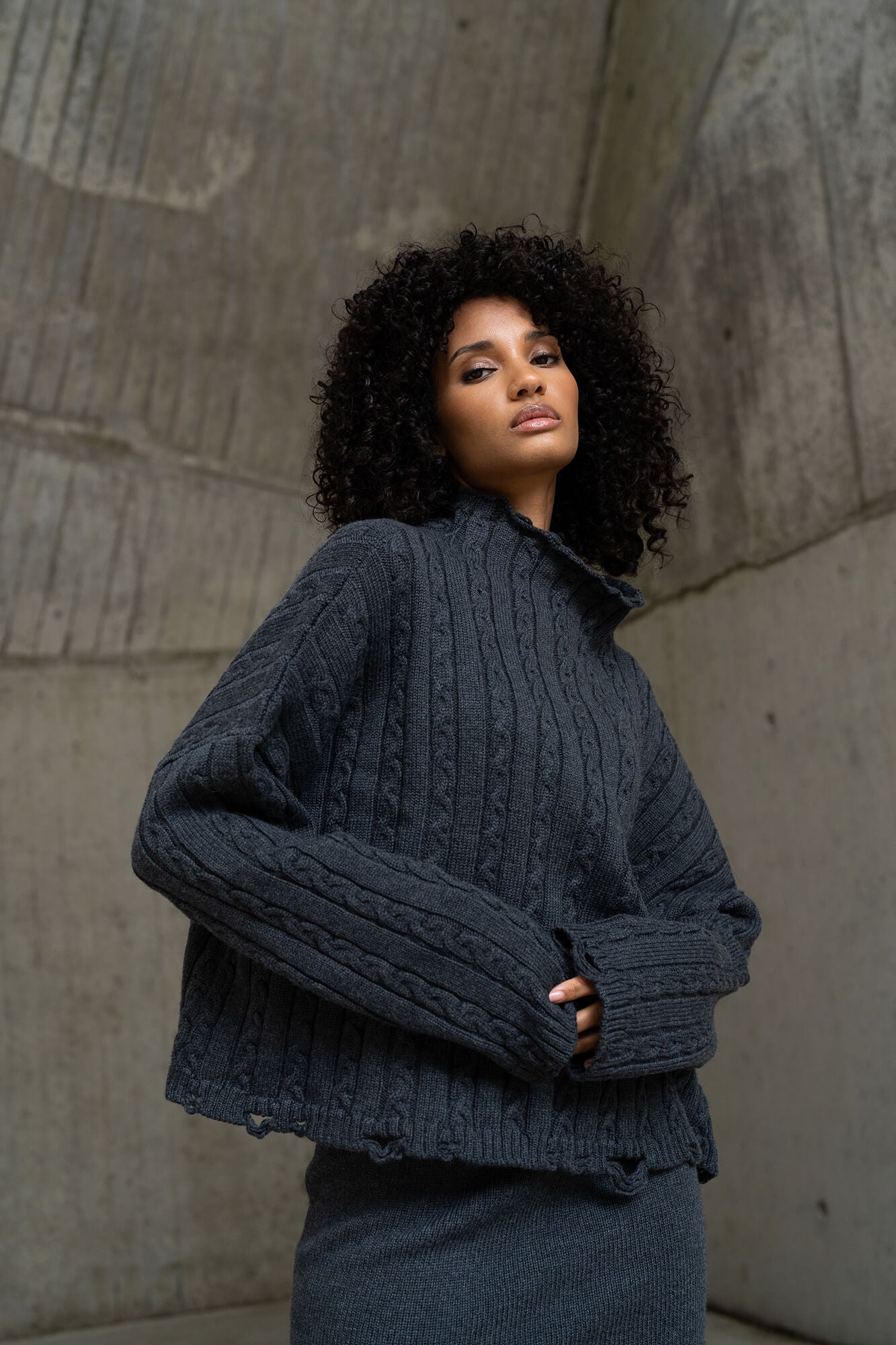 Pullover Jade in anthrazit by VIVAL.STUDIO