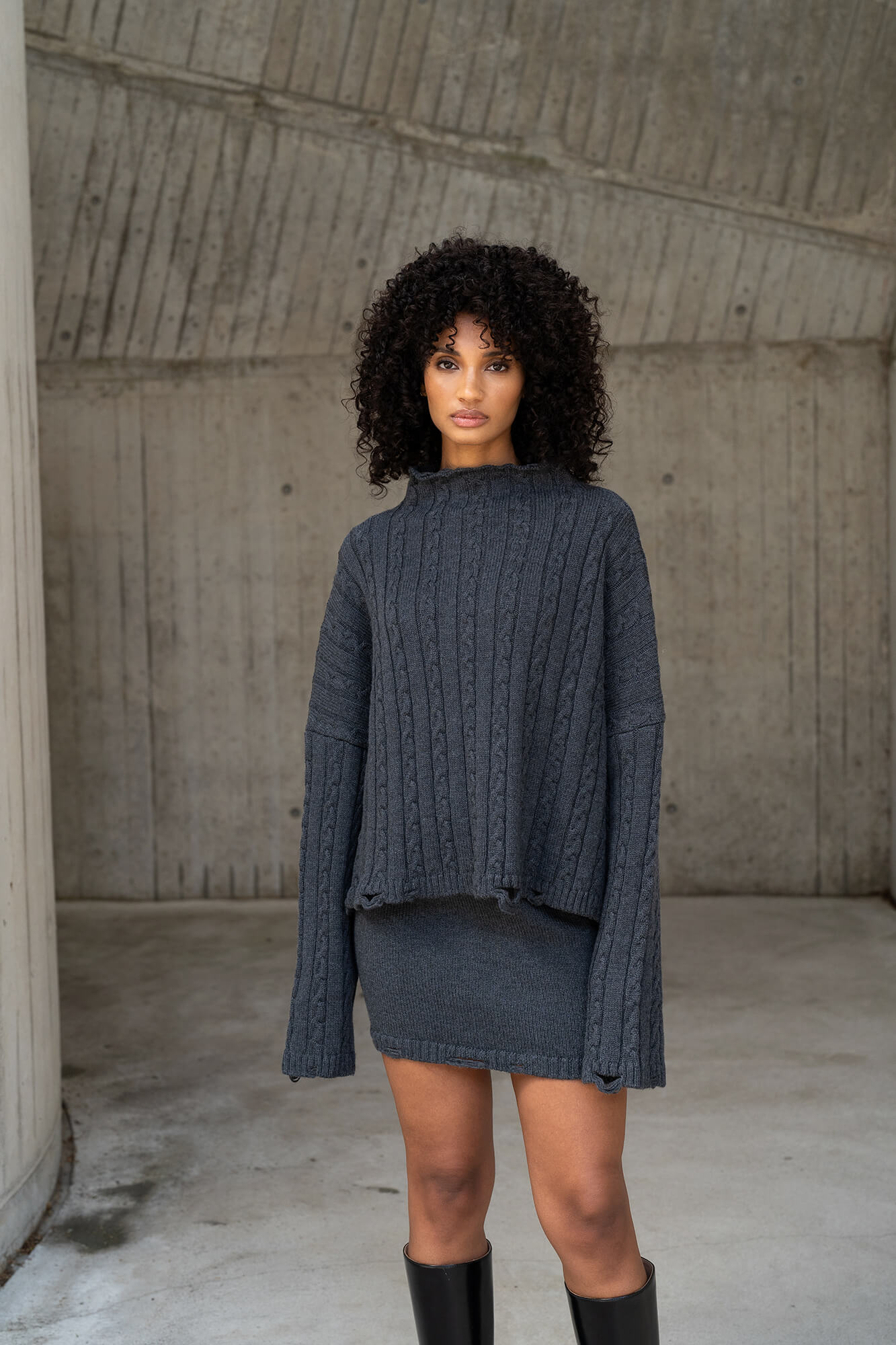 Pullover Jade in anthrazit by VIVAL.STUDIO