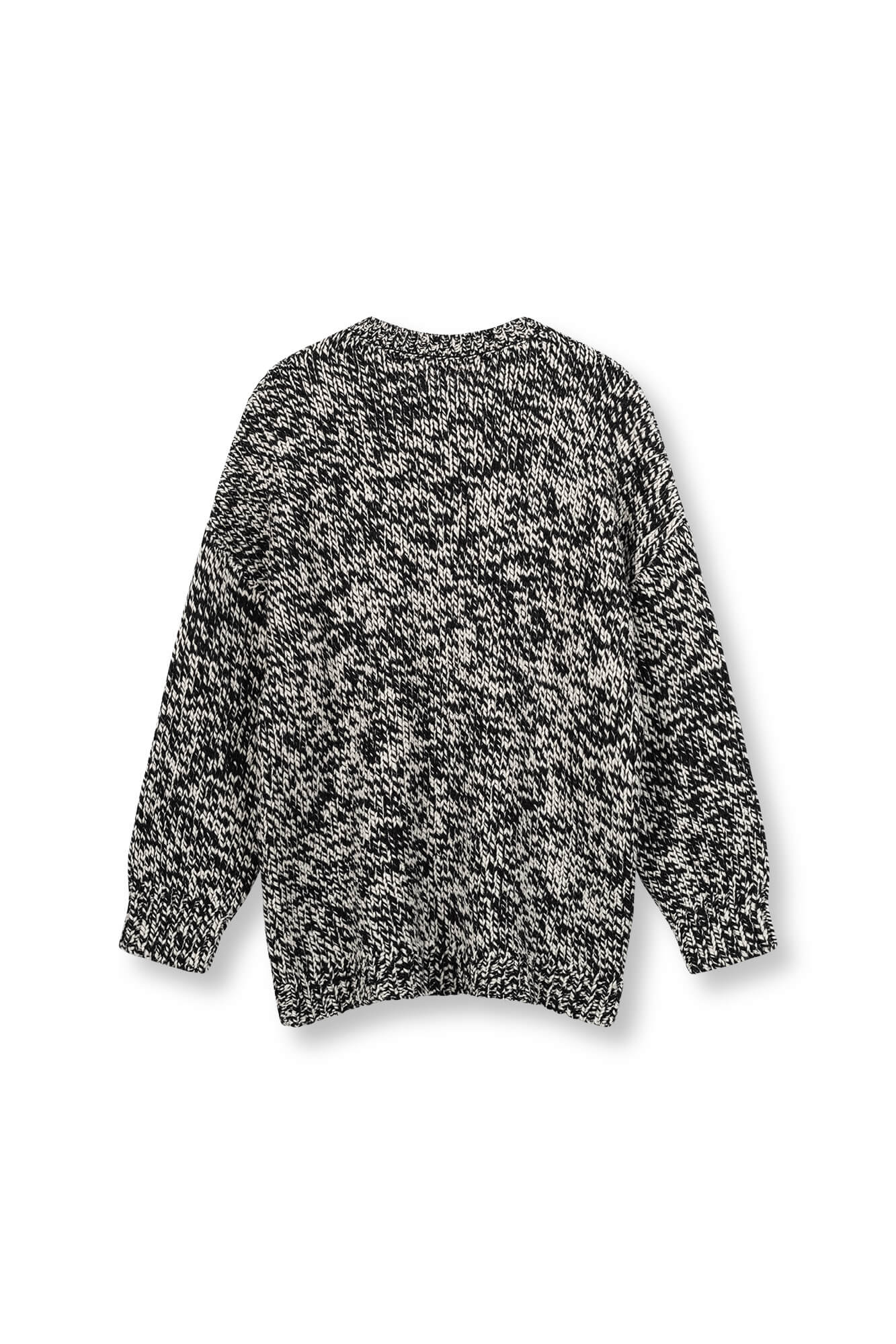 Pullover Toni in Schwarz-Weiß von hinten by VIVAL.STUDIO